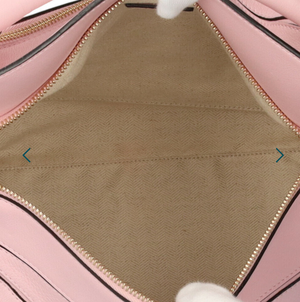 LOEWE Puzzle Rosa – Tamaño Mediano- bajo pedido
