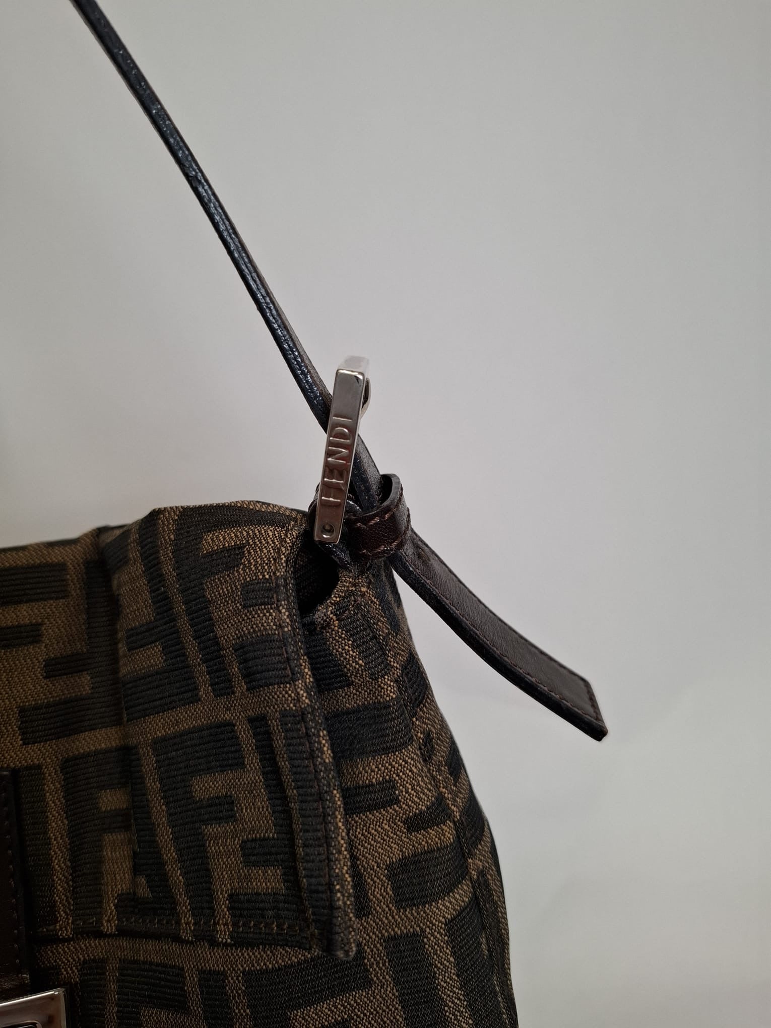 Fendi Mamma Baguette Lona Zucca y Piel Marrón