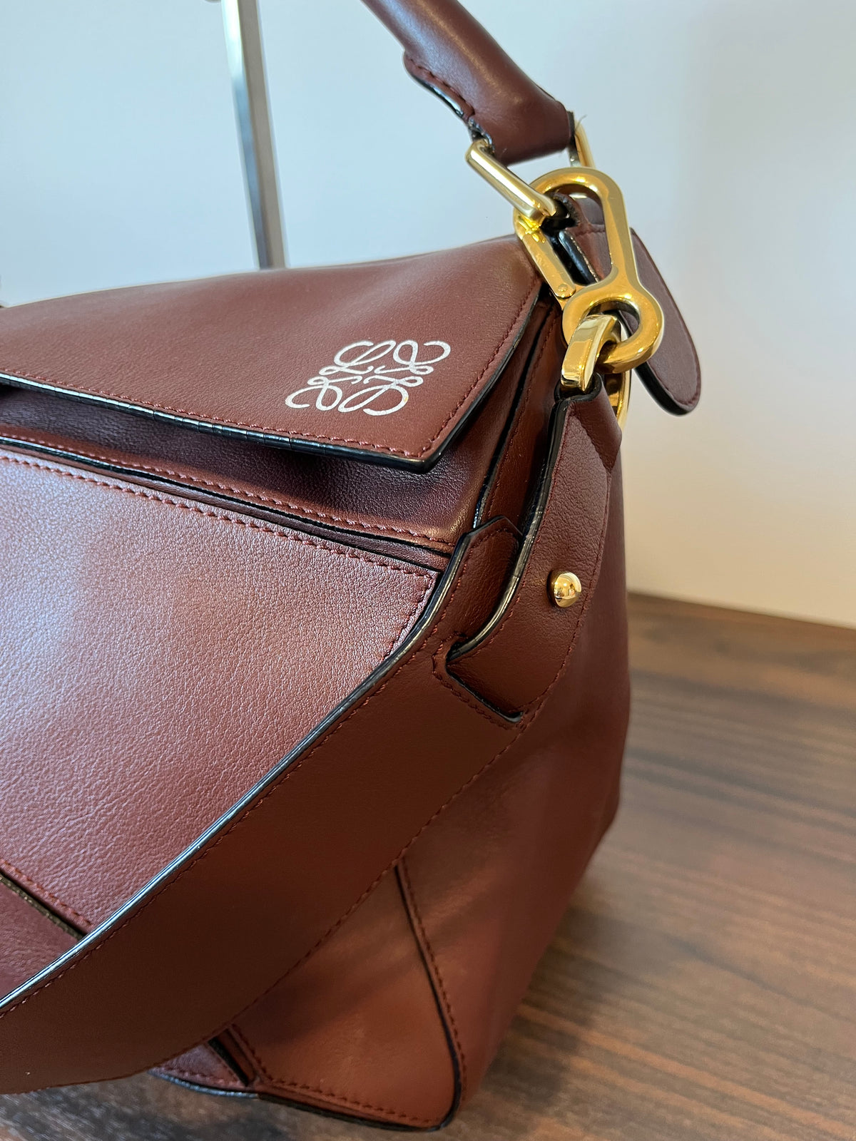 Loewe Puzzle Grande Piel Marrón Oscuro Teja · Herrajes Dorados · con Bandolera