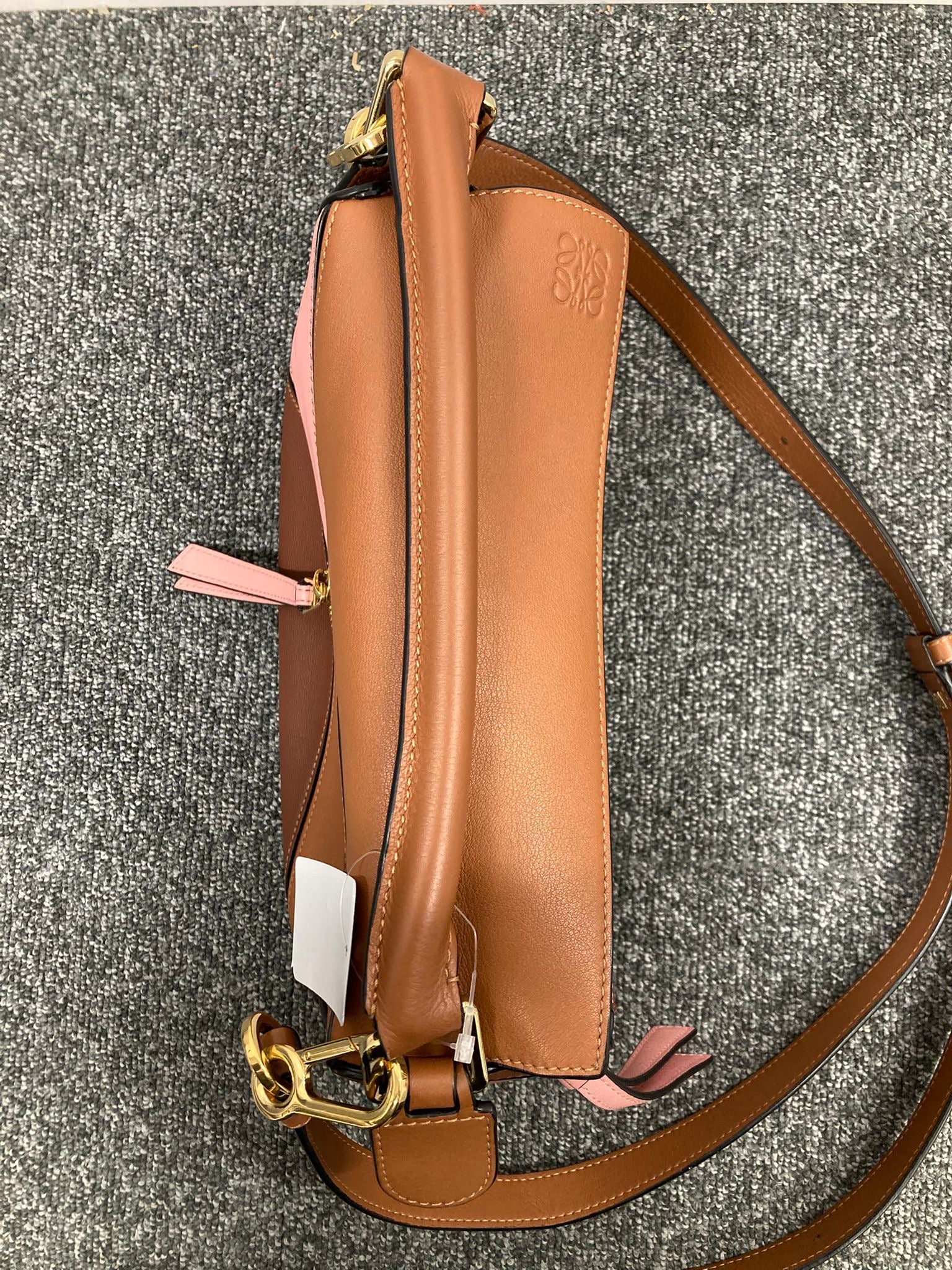 Loewe Puzzle Small tricolor en piel marrón y rosa
