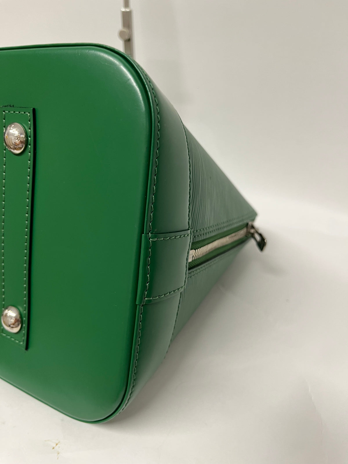 Louis Vuitton Alma GM Piel Epi Verde