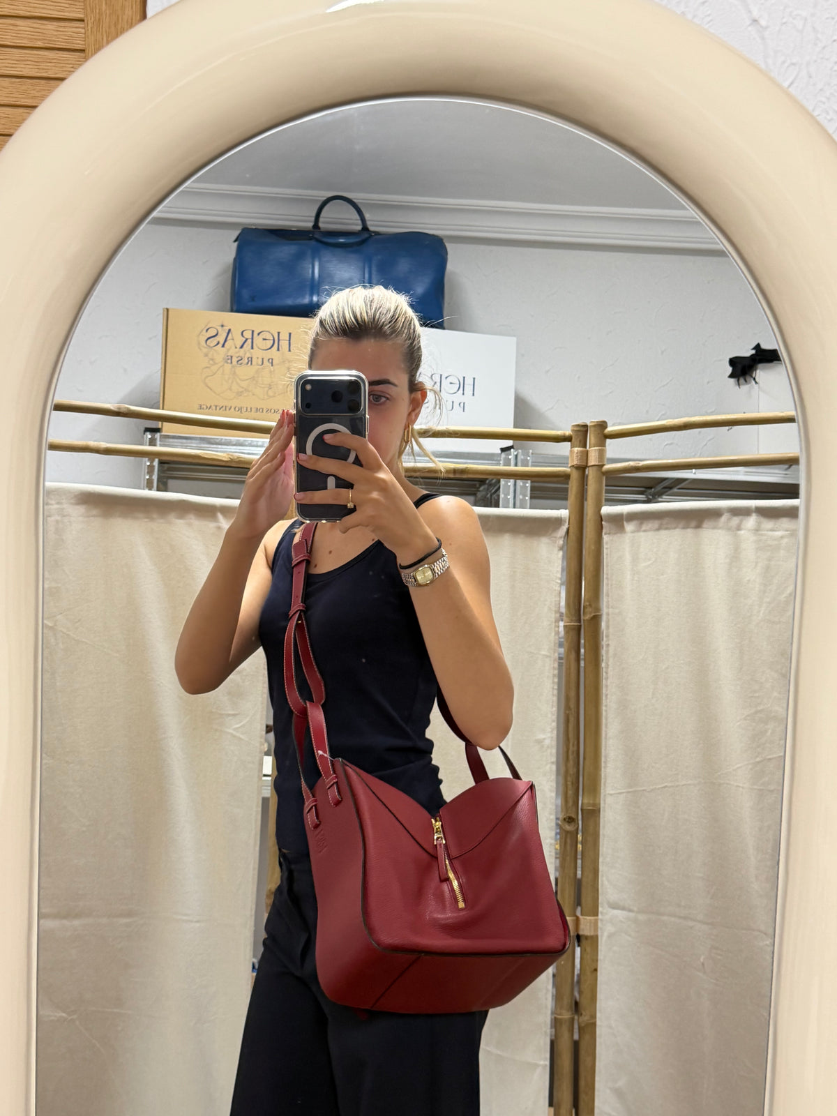 Loewe Hammock Pequeño Piel Granulada Rojo Burdeos