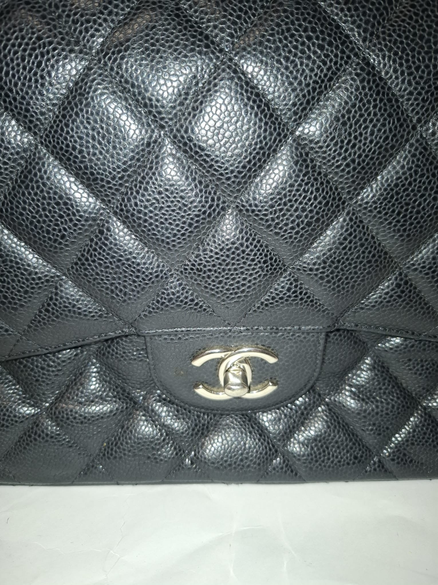 Chanel Jumbo Matelasse Classic Flap Caviar Negro
