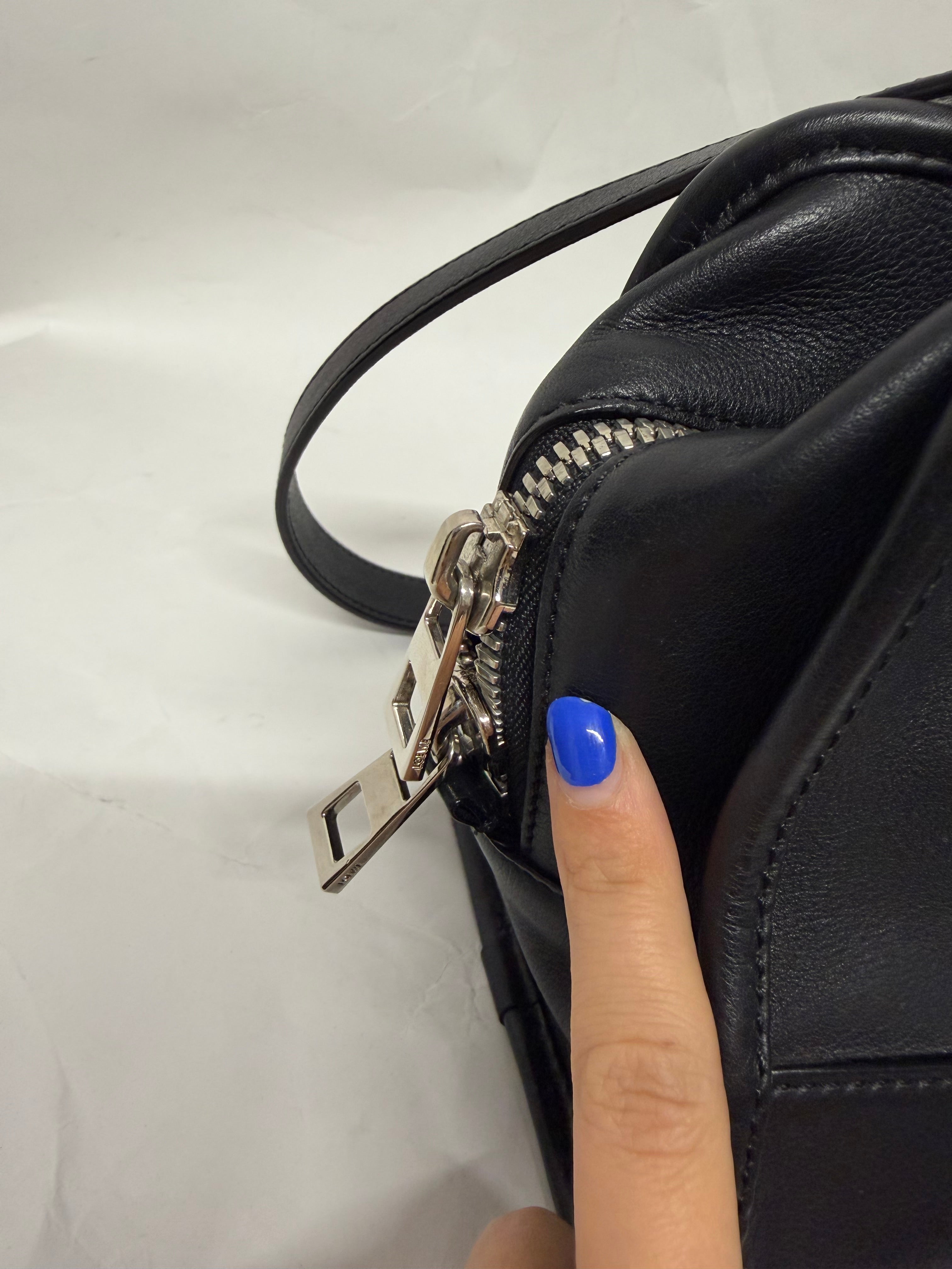 Loewe Amazona 28 | Piel Vacuno Negra Herrajes Paladio