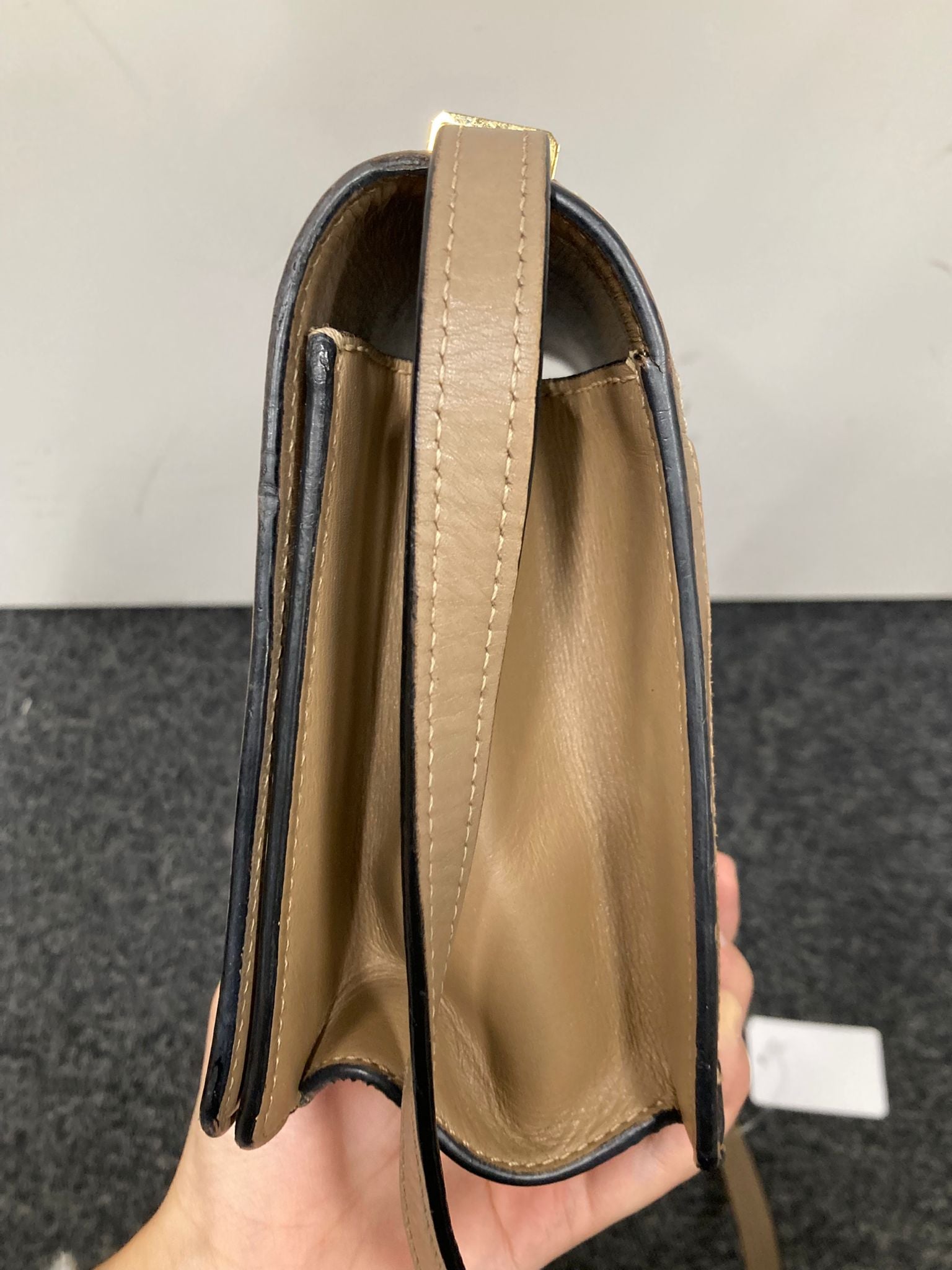 Loewe Barcelona bandolera beige