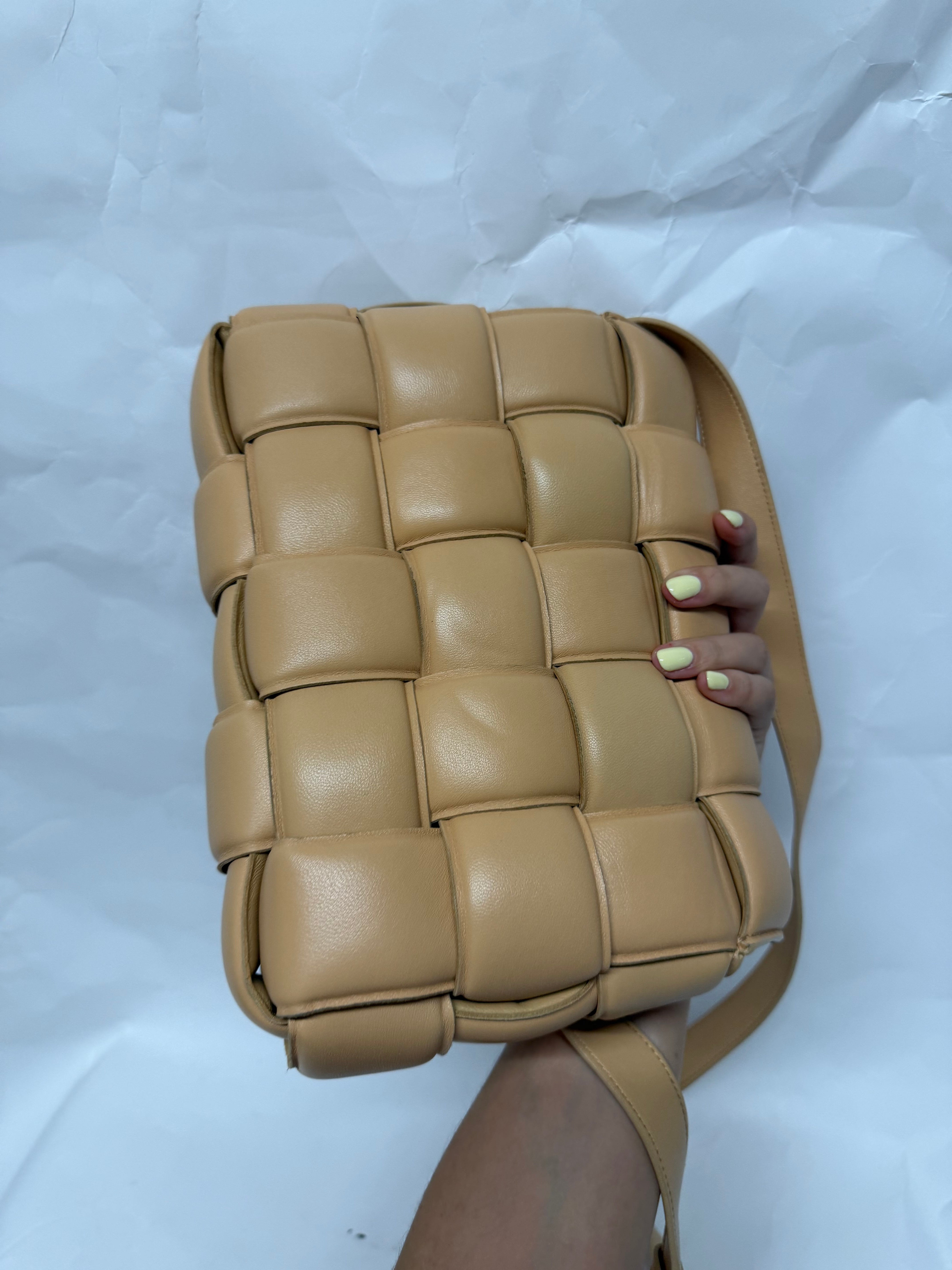 Bottega Veneta Cassette Intrecciato Nude/Beige