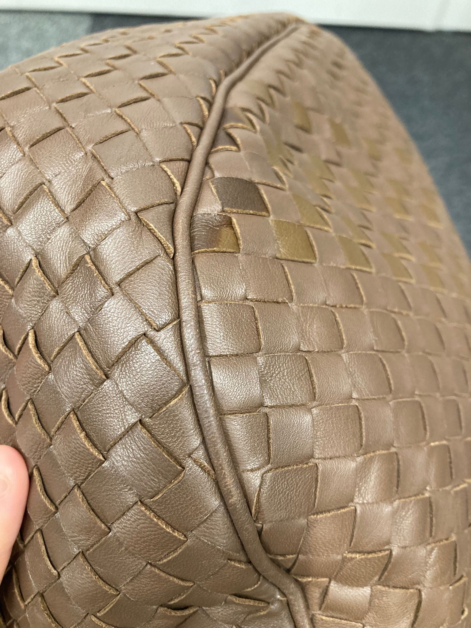 Bottega Veneta Intrecciato Shoulder Bag en piel marrón