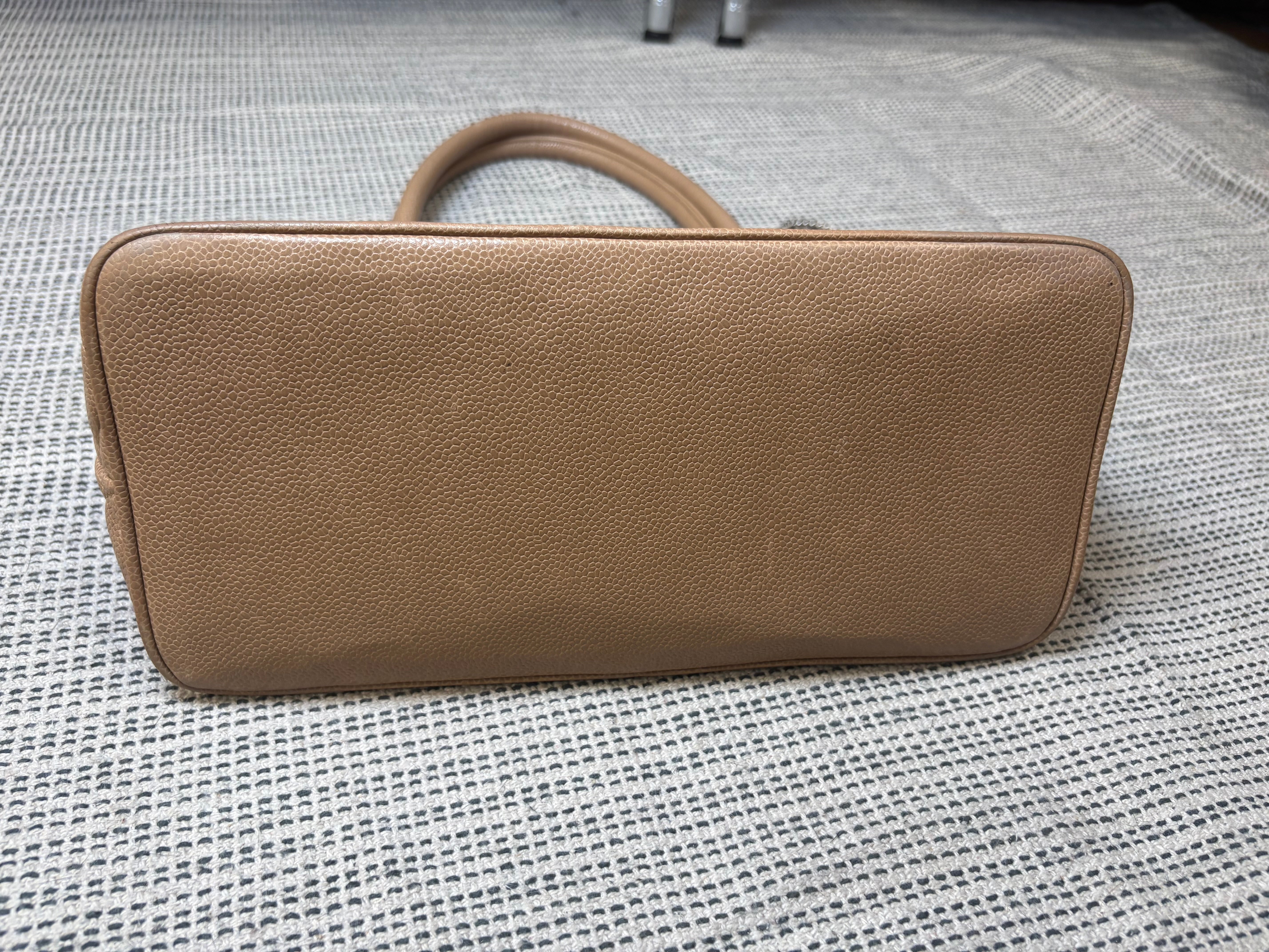 Chanel cambon tote caviar beige mediana