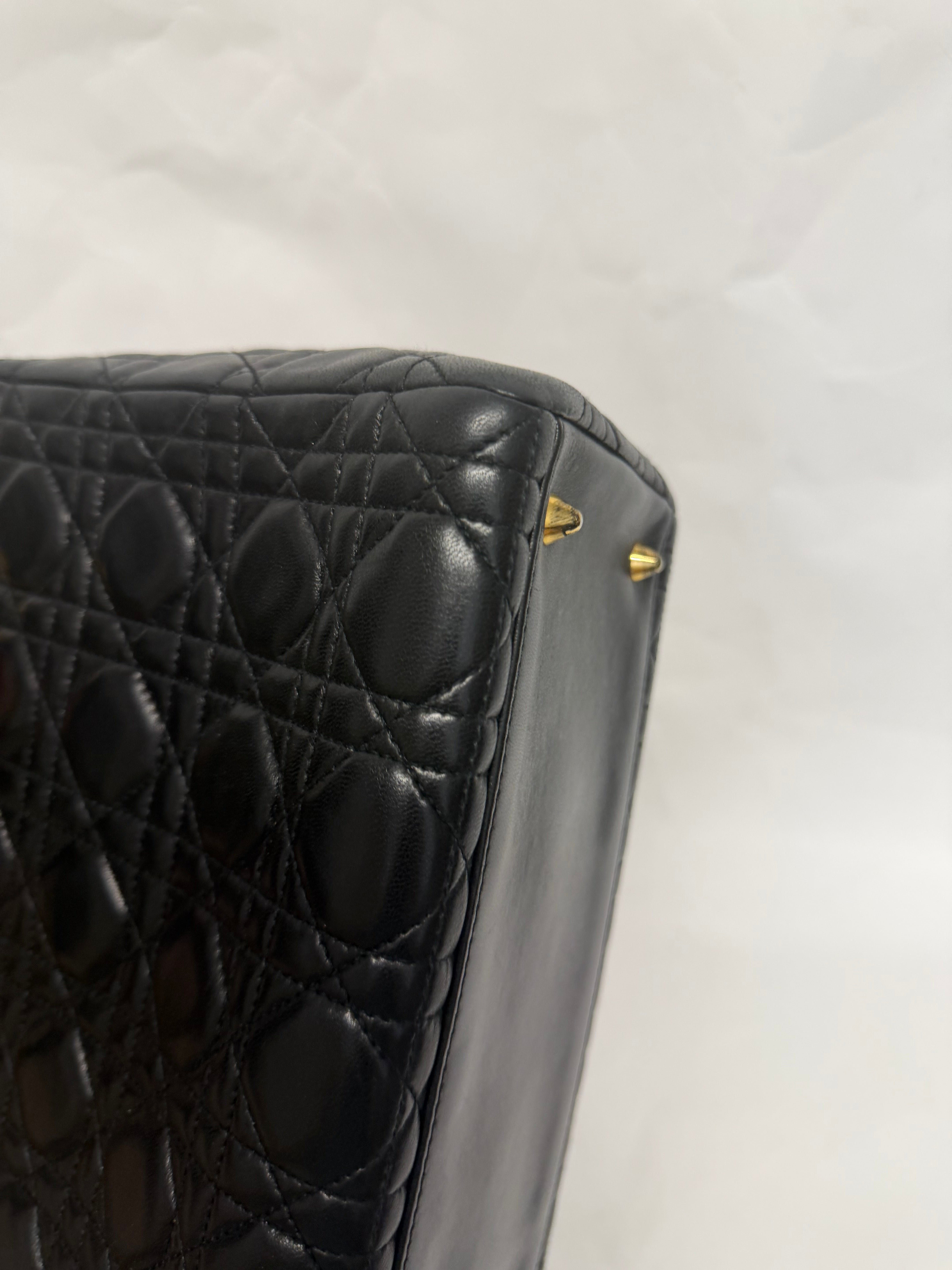 Christian Dior Lady Dior Medium | Lambskin Negro Gold