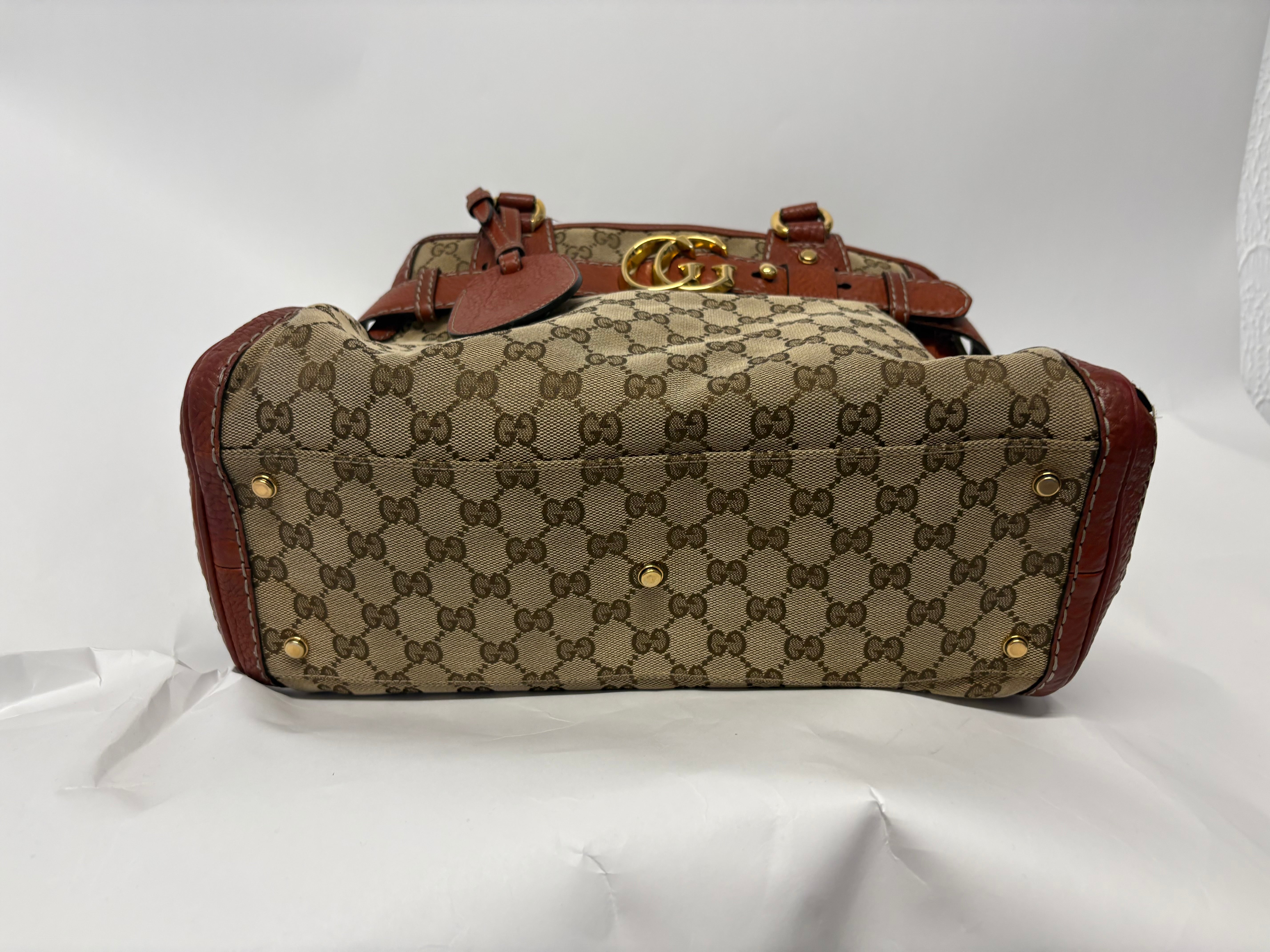 Gucci GG Marmont Tote Small en lona GG Supreme y piel marrón