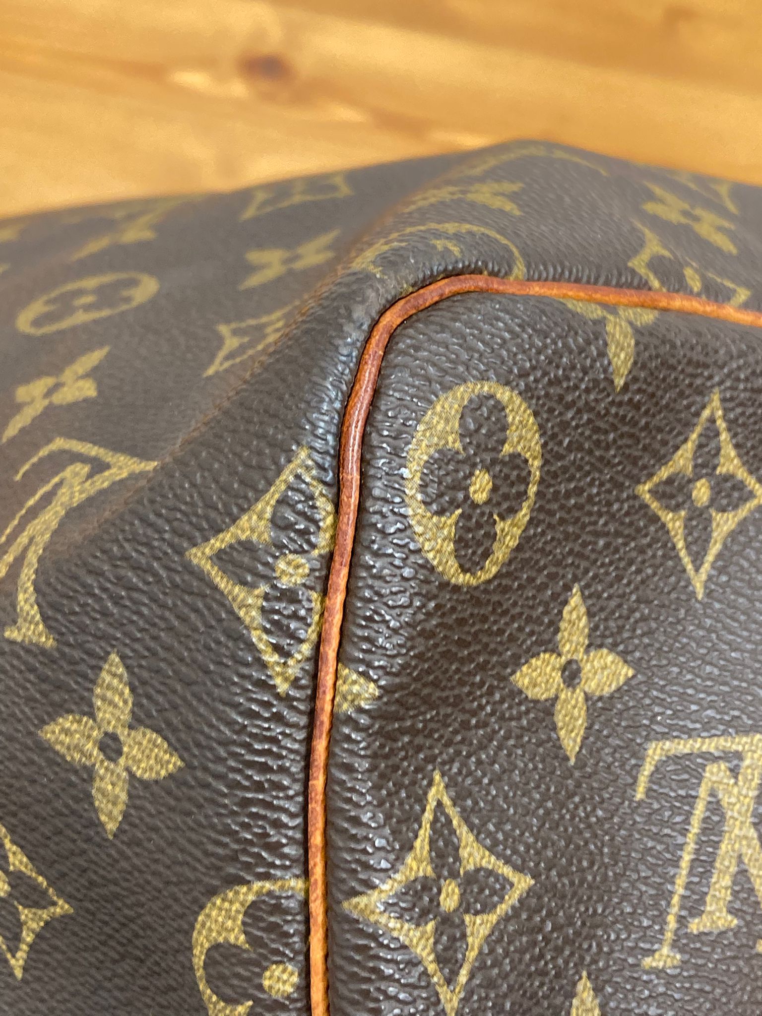 Louis Vuitton speedy 40 canvas monogram