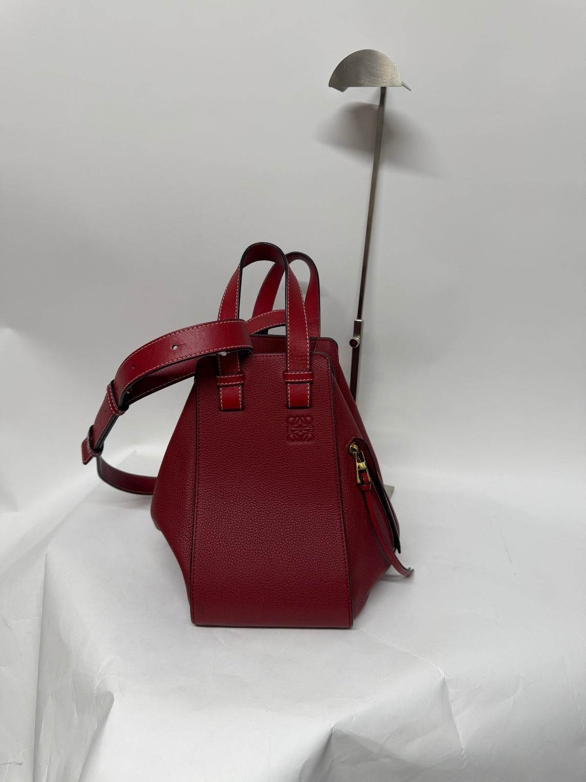 Loewe Hammock Pequeño Piel Granulada Rojo Burdeos