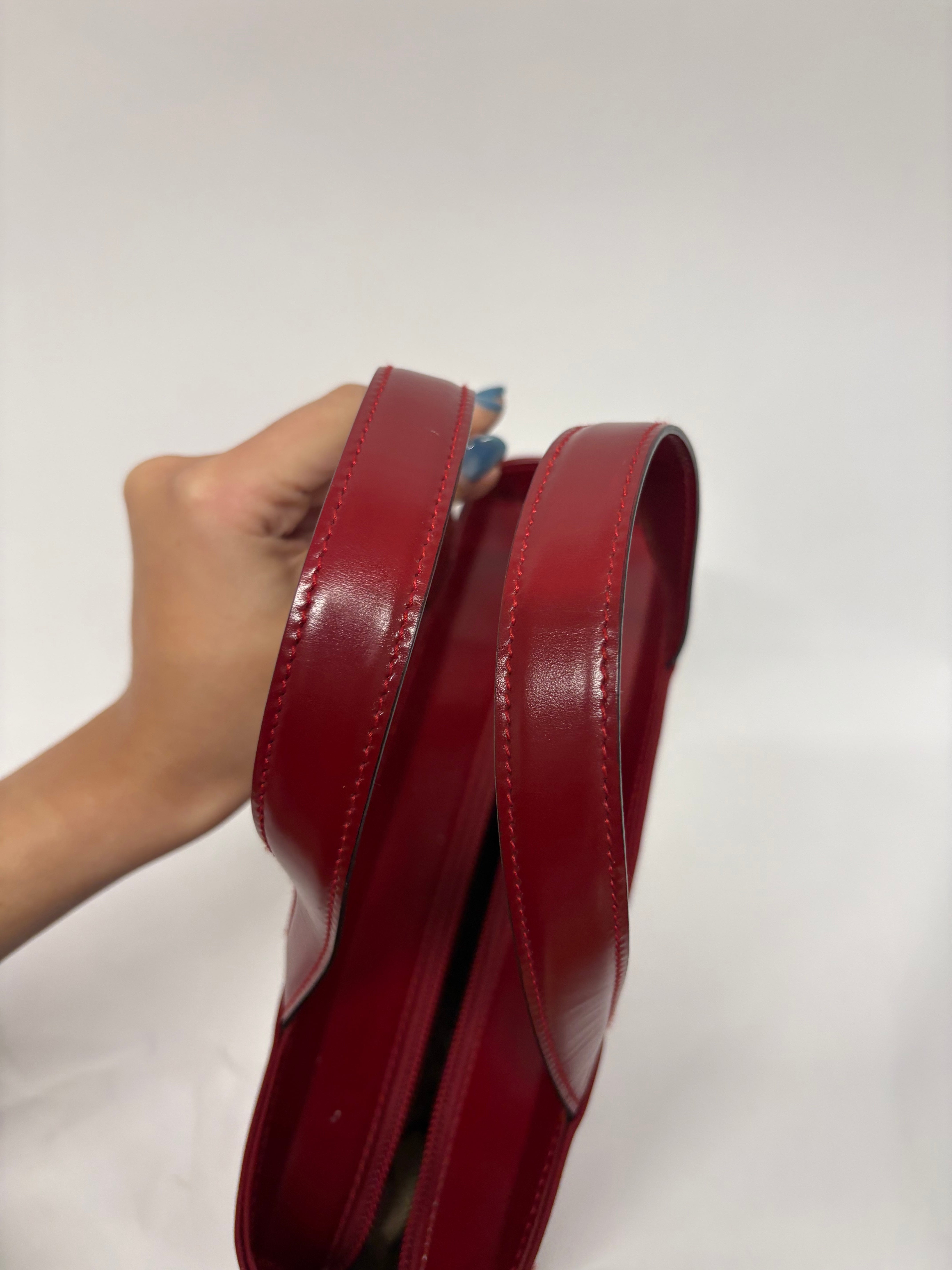 Loewe vintage estructurado cuadrado mini en piel cepillada roja
