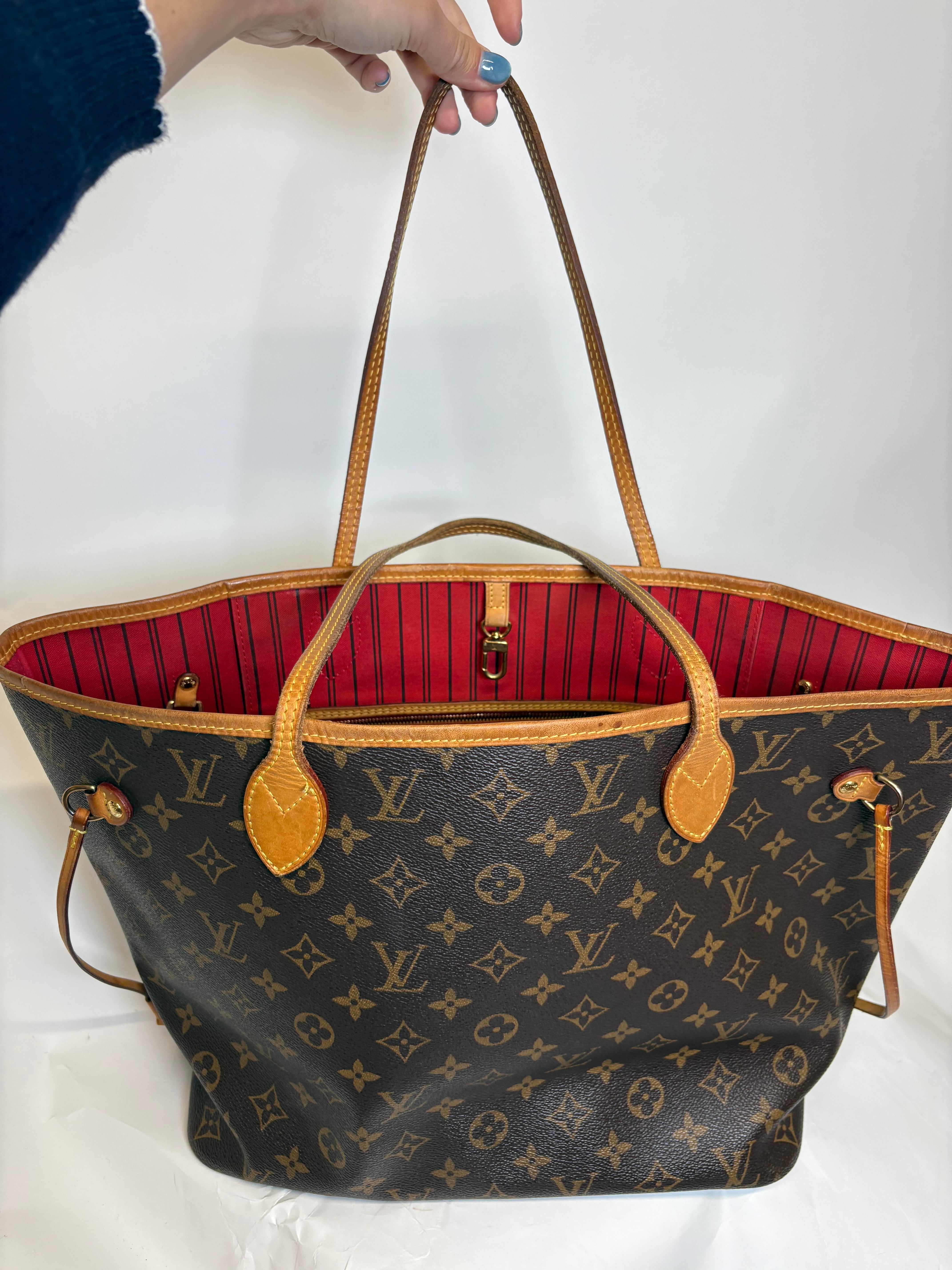 Louis Vuitton Neverfull MM Monogram y rojo