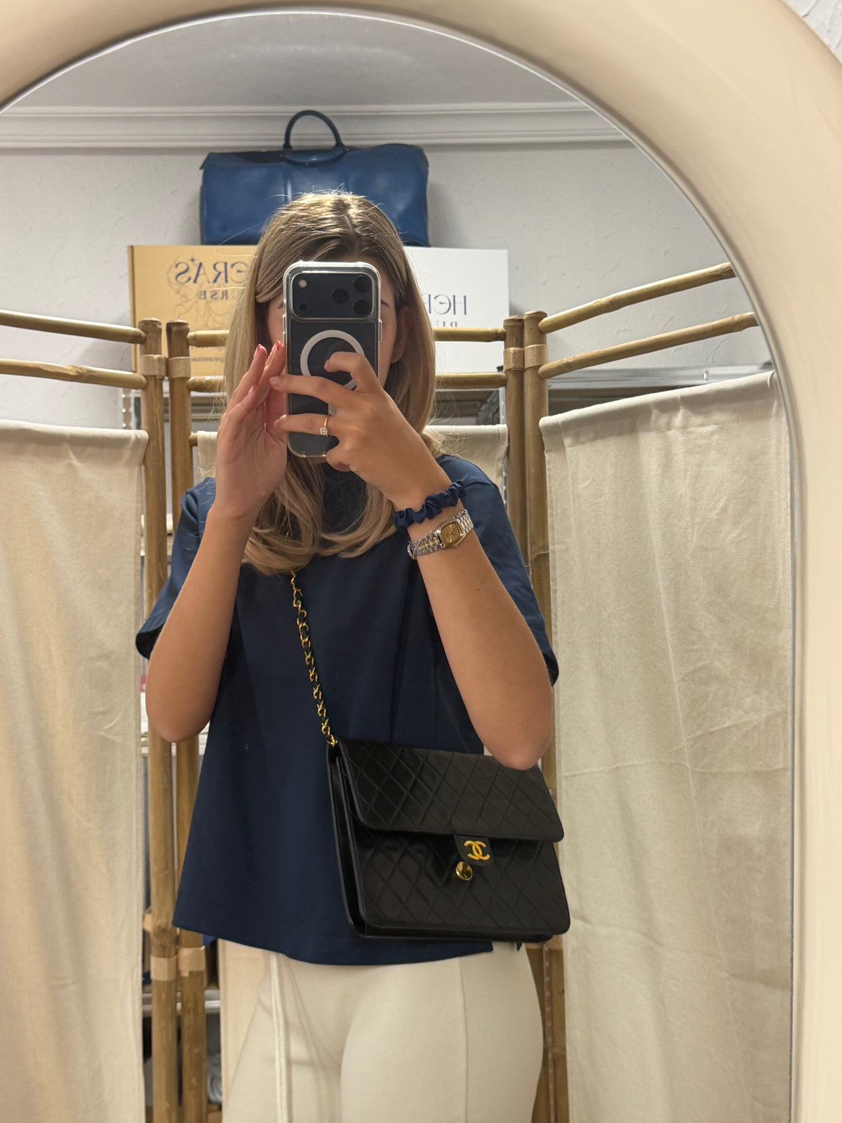 Chanel Classic Single Flap Mediano Piel de Cordero Negra Herrajes Dorados