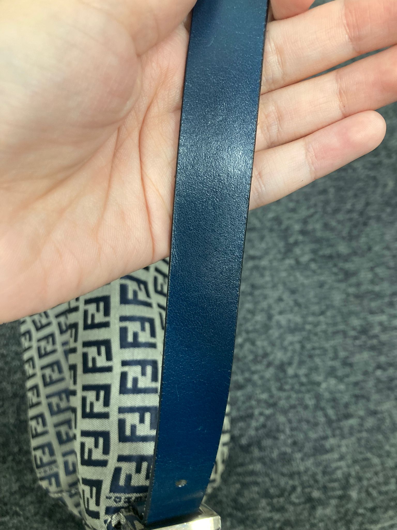 Fendi Zucchino One Shoulder Bag – Canvas azul y gris