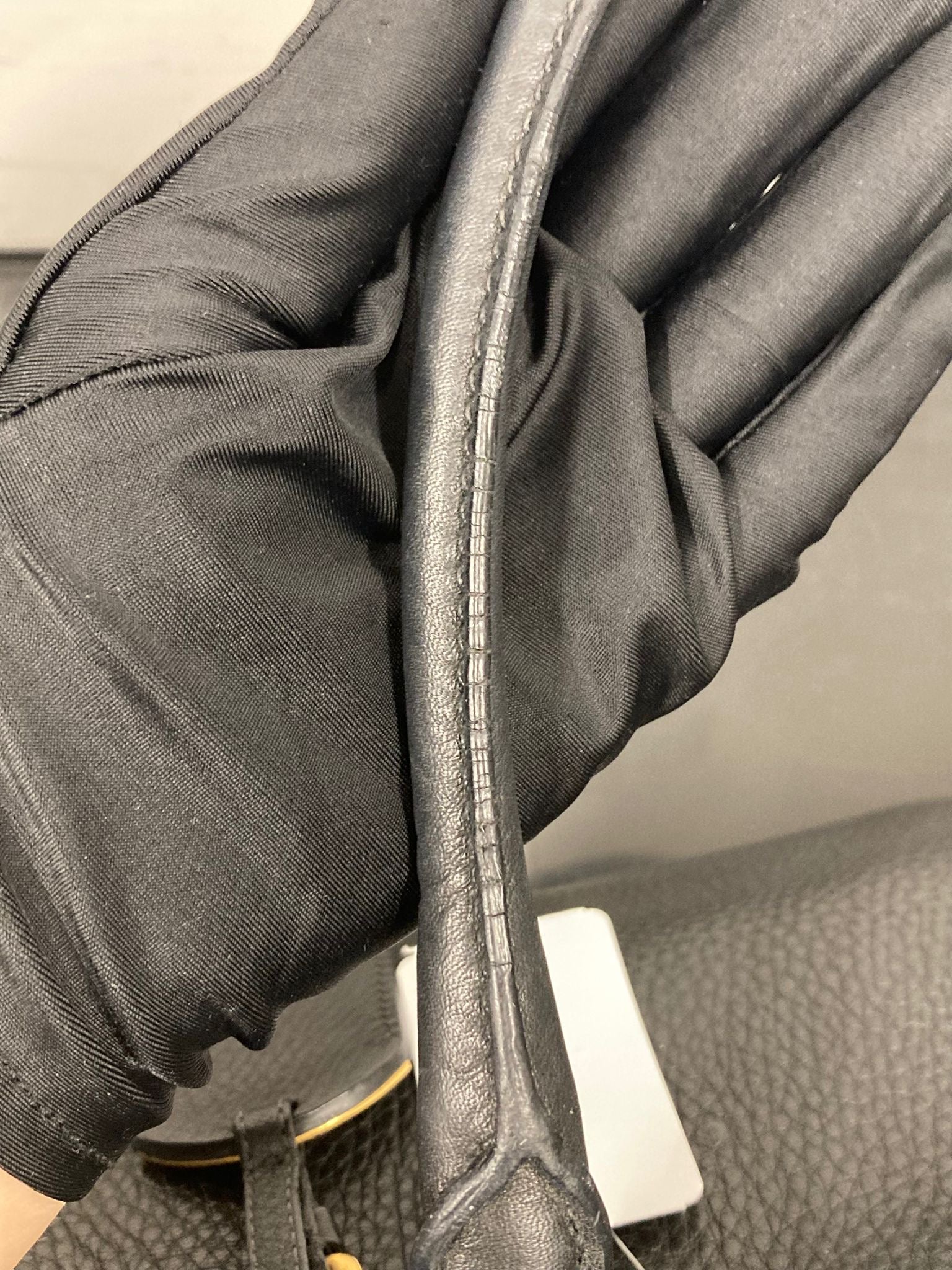 Prada vitello tote negra