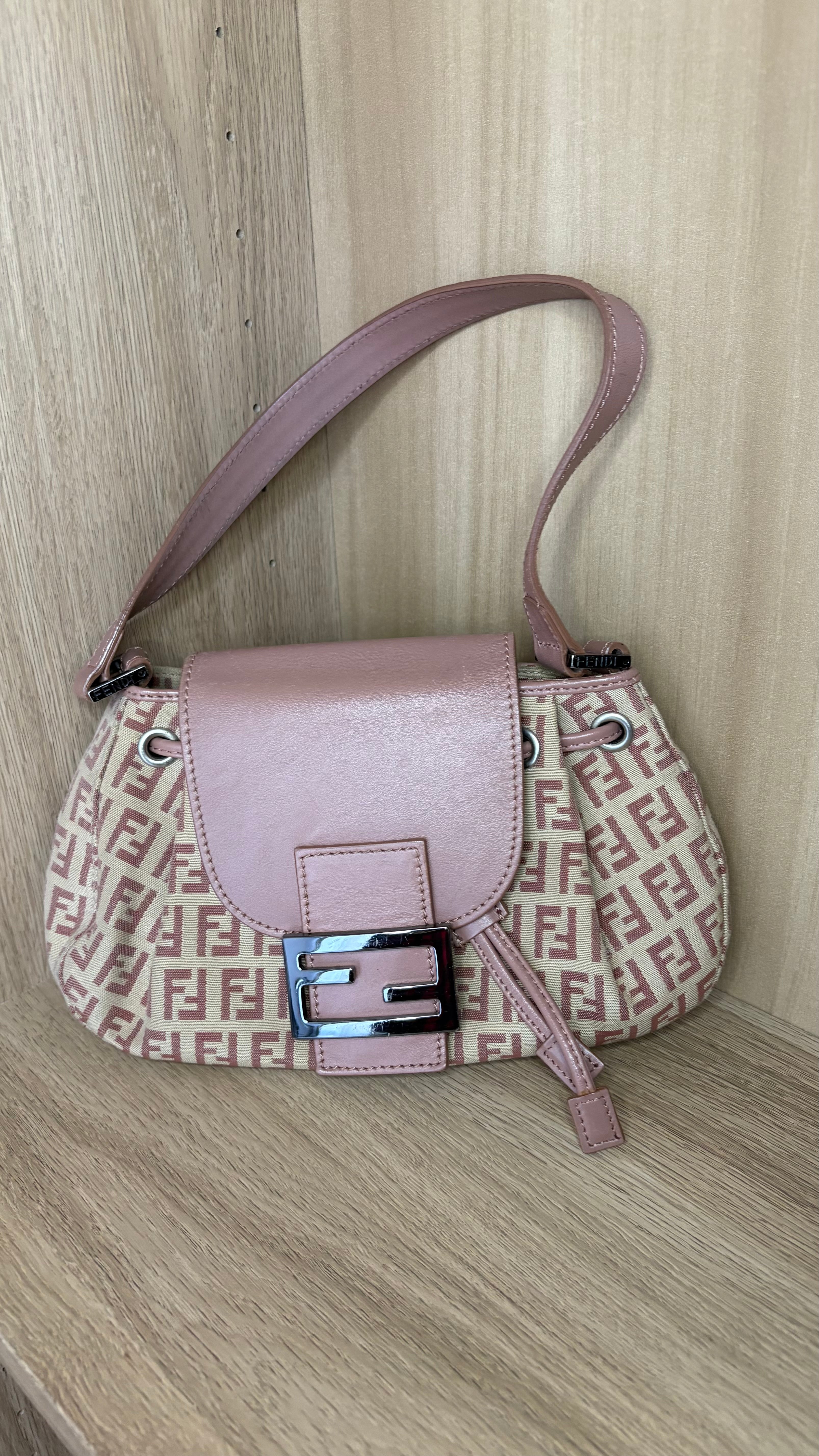 FENDI baguette rosa