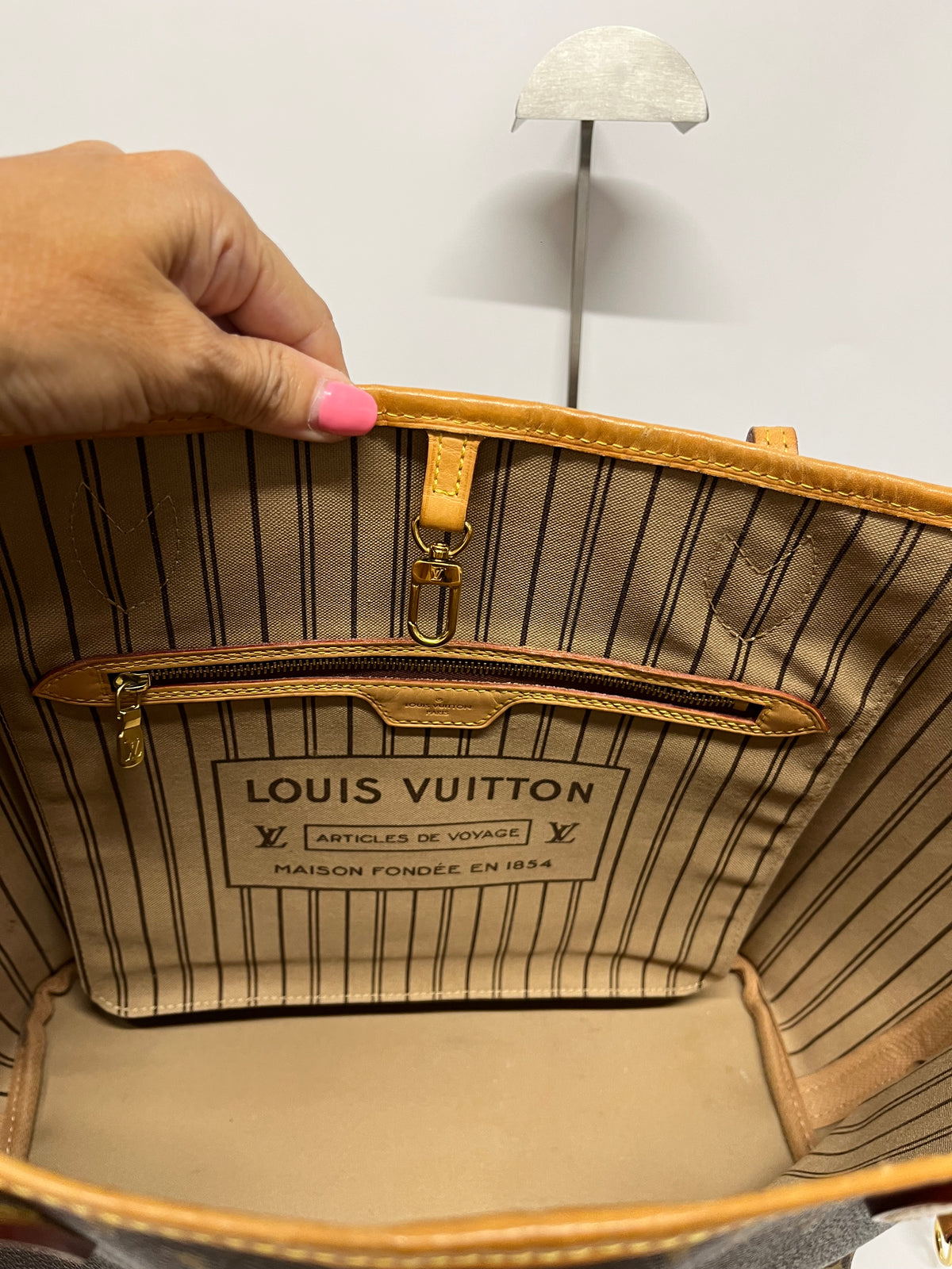 Louis Vuitton Neverfull MM Lona Monogram