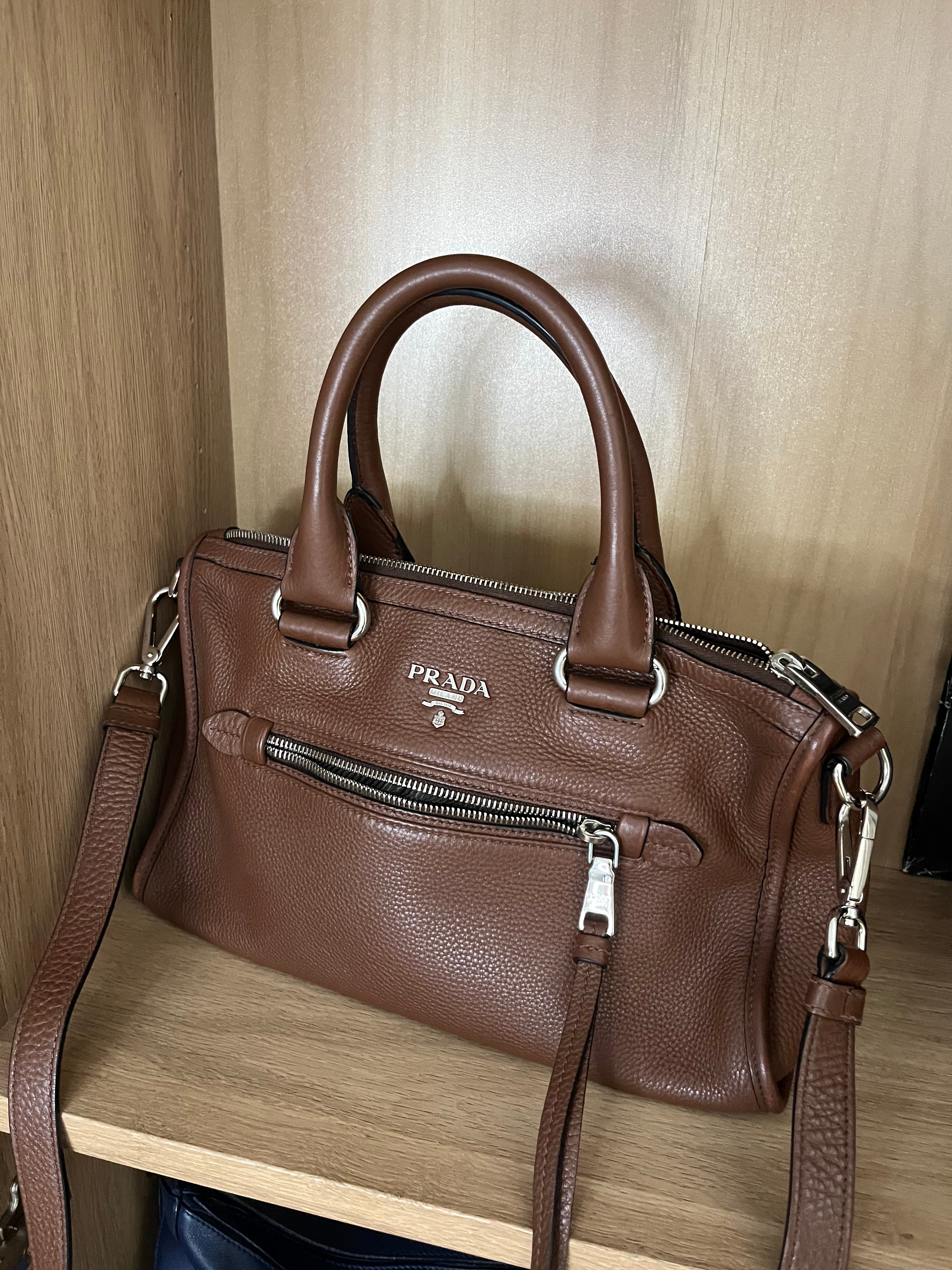 Prada bandolera marrón