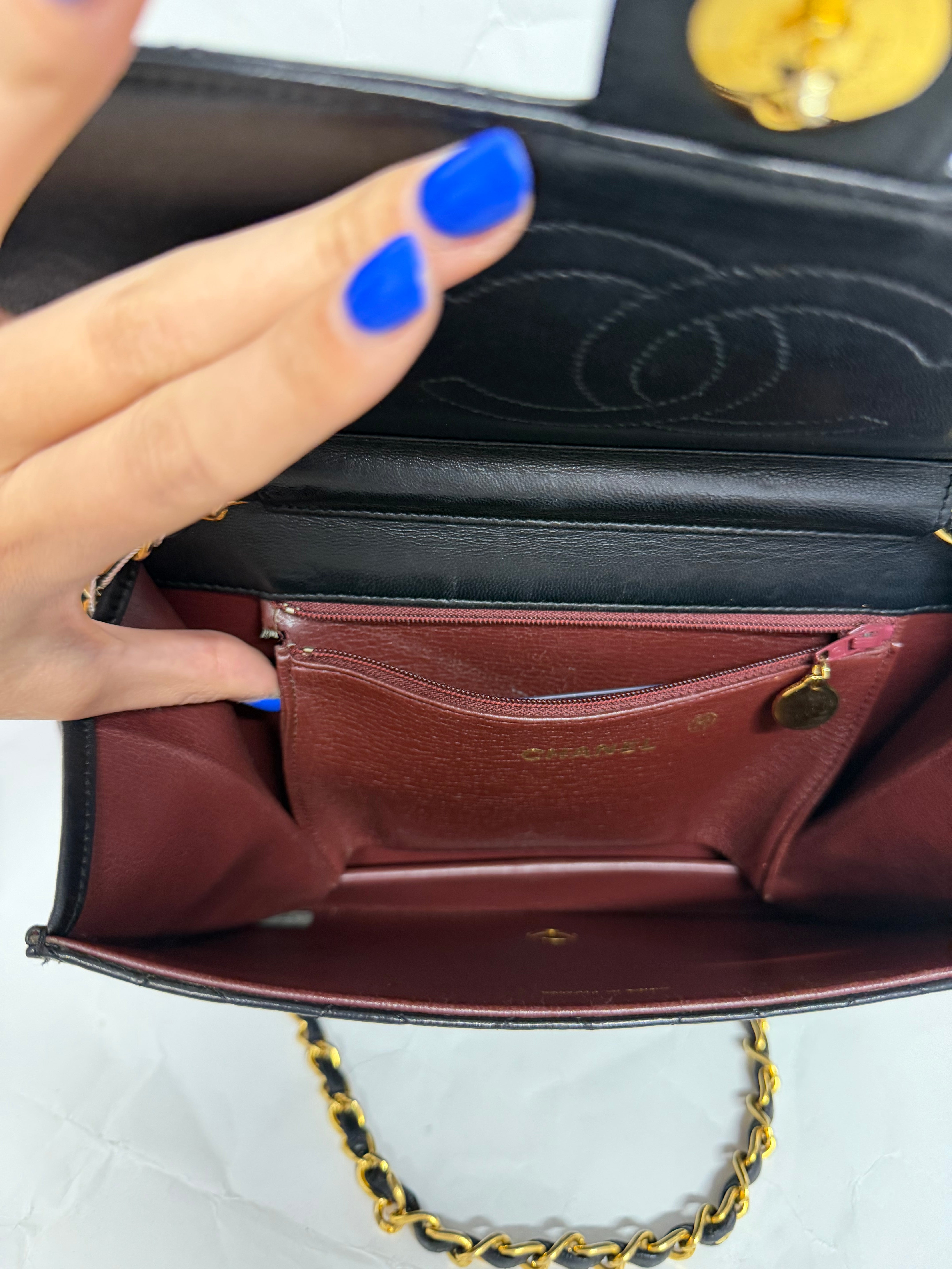 Chanel Push-Lock Lambskin Chain Shoulder Bag | Serie 4