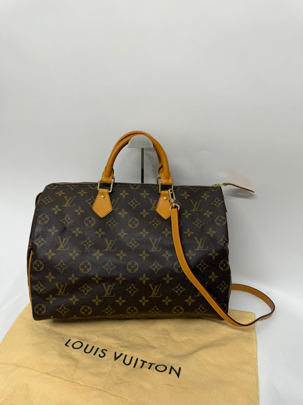 Louis Vuitton Speedy 35 Monogram MB0052