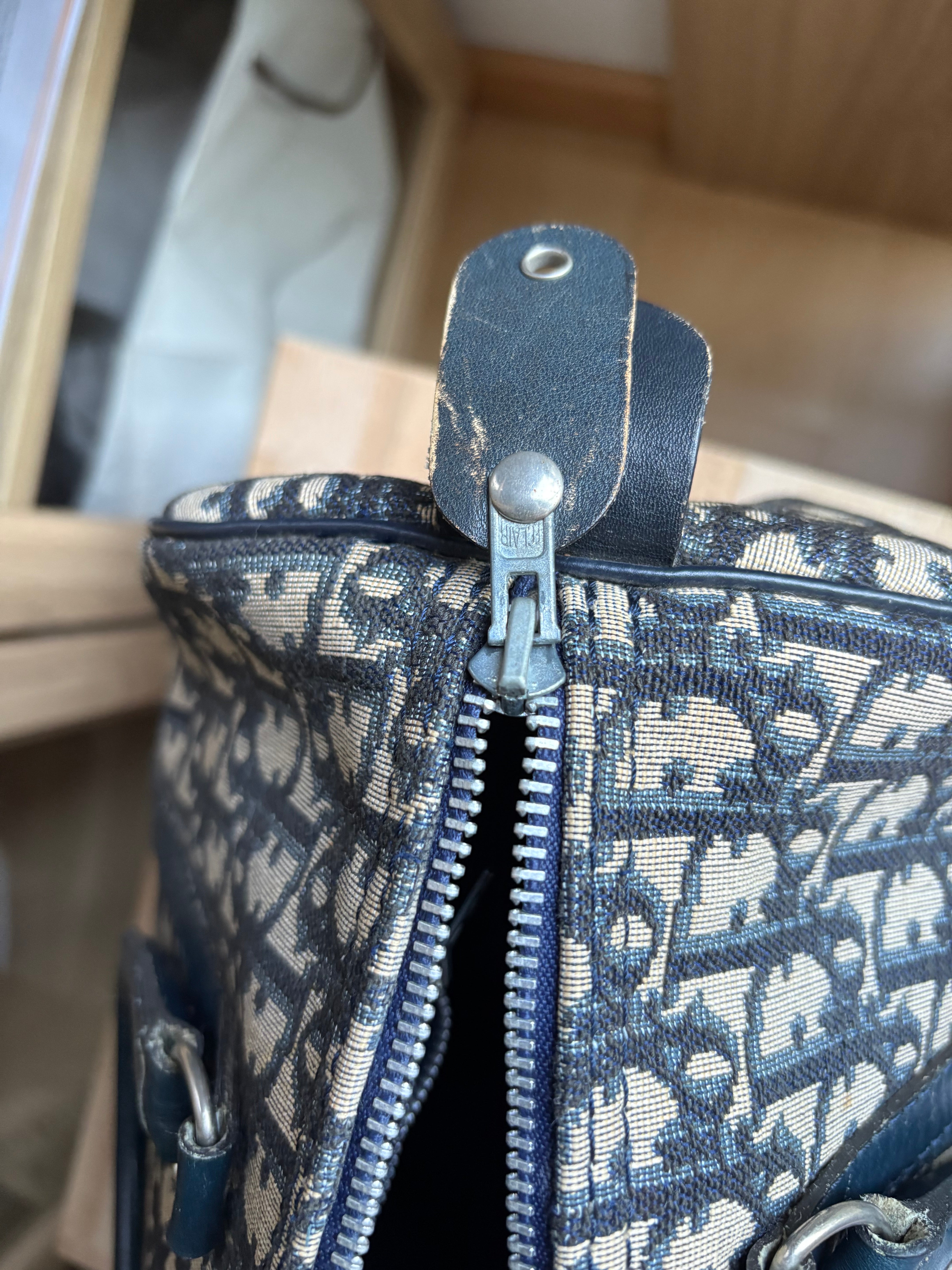 Bolso Dior Trotter Boston monograma Oblique azul marino – Talla 30