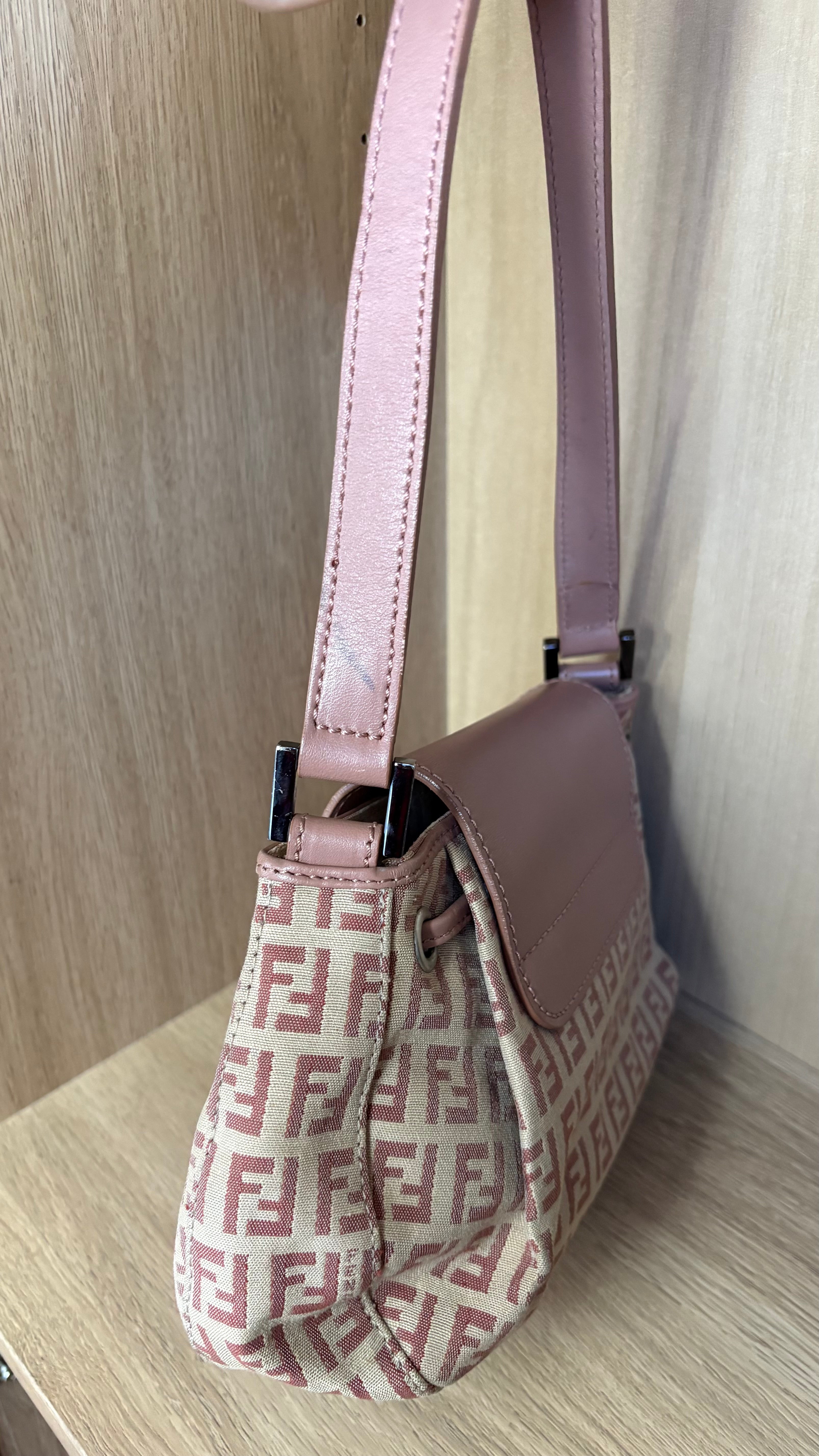 FENDI baguette rosa