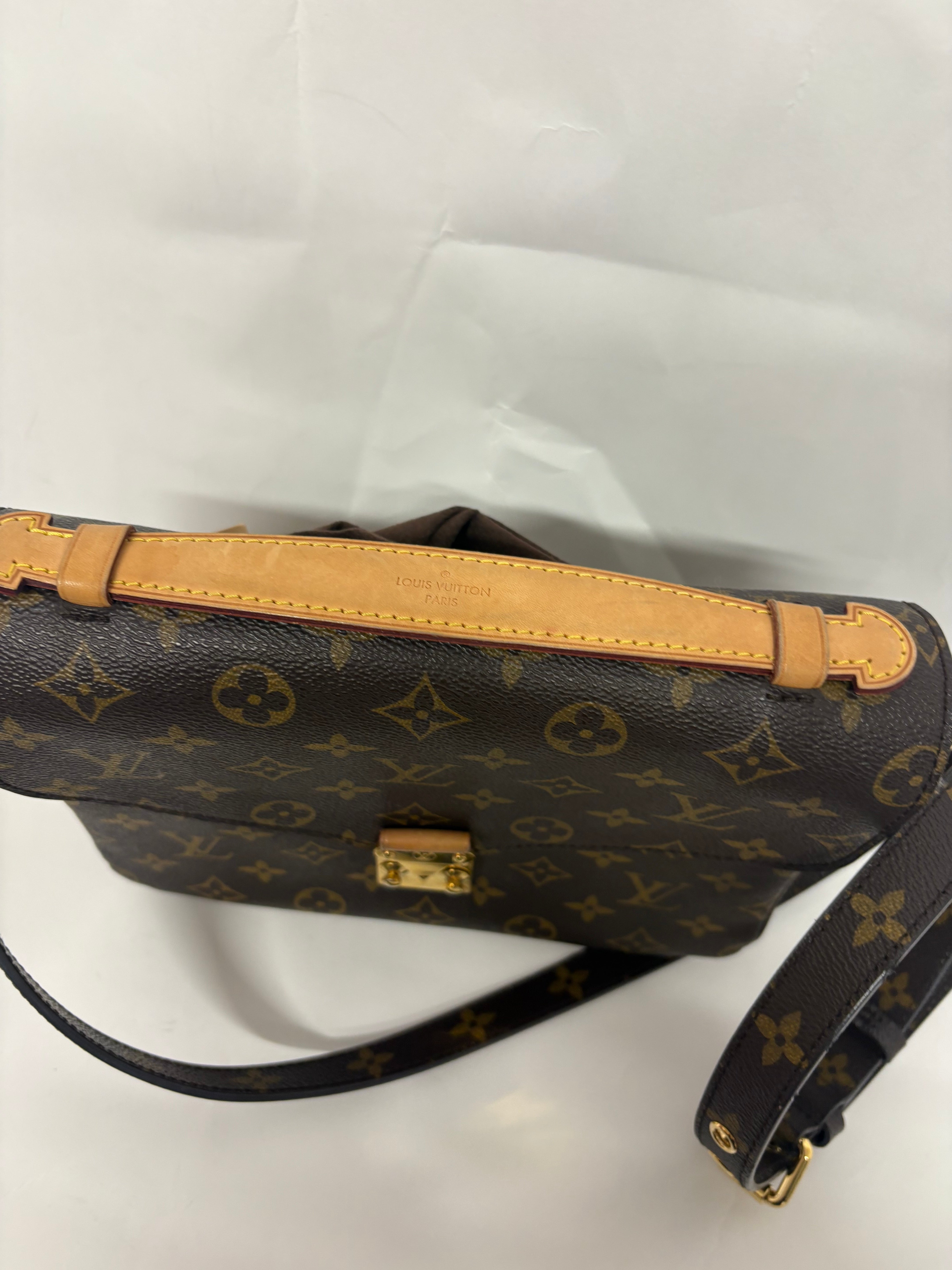 Louis Vuitton Pochette Métis MM Monogram