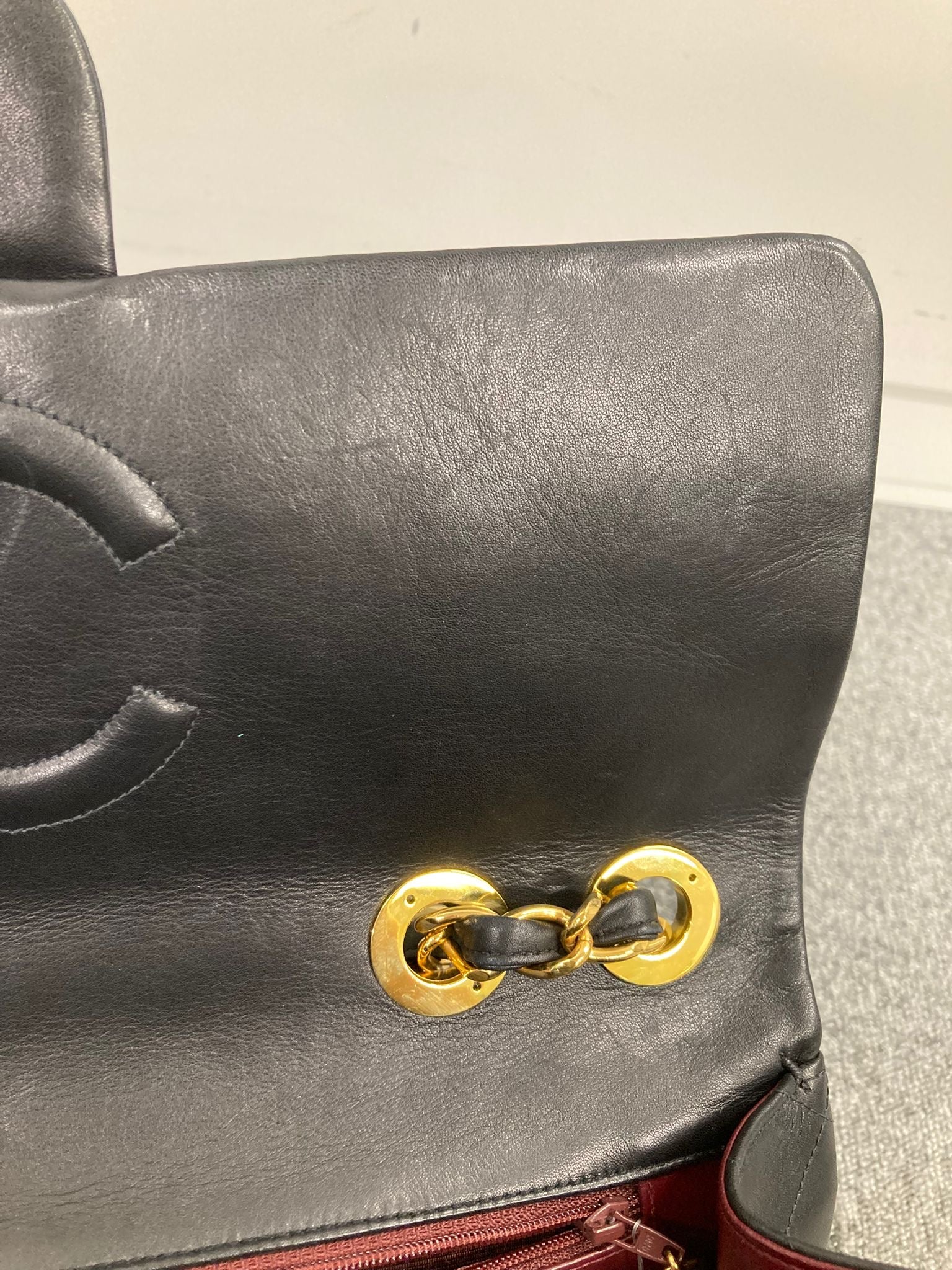 Chanel Jumbo Timeless 34 Vintage en piel de cordero negra y herrajes dorados