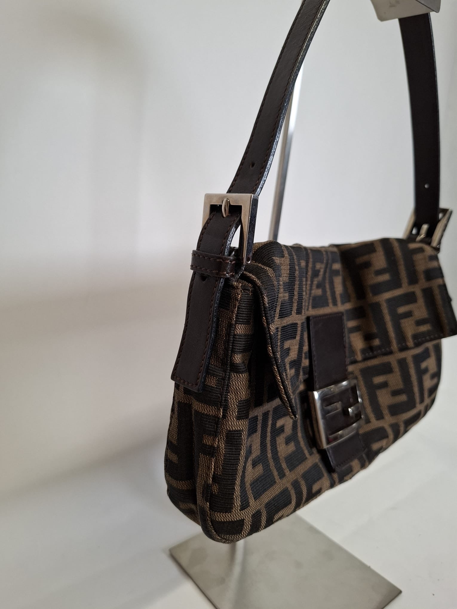 Fendi Mamma Baguette Lona Zucca y Piel Marrón