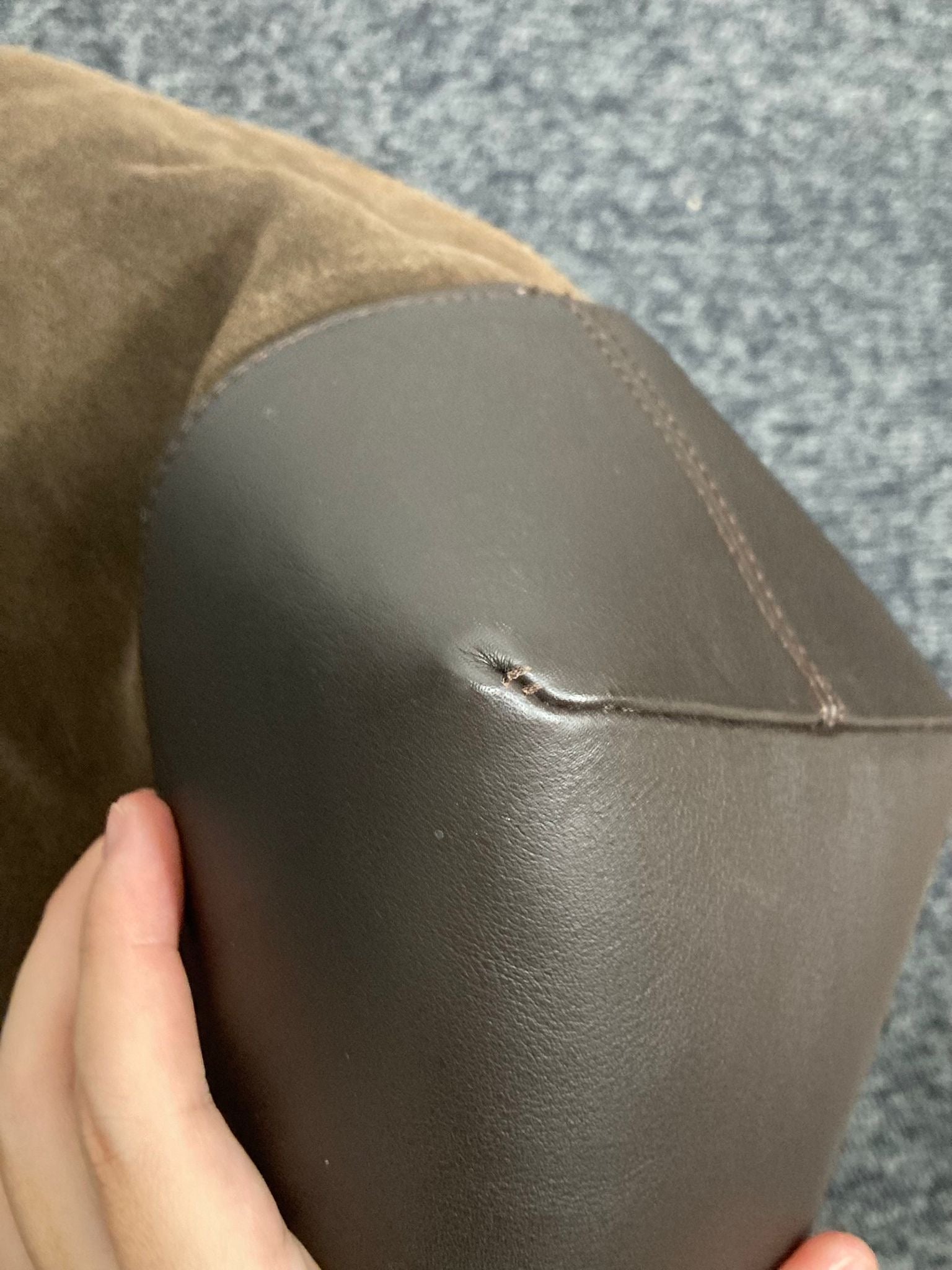 Loewe Bolso al Hombro en Ante Marrón Chocolate y Piel Lisa