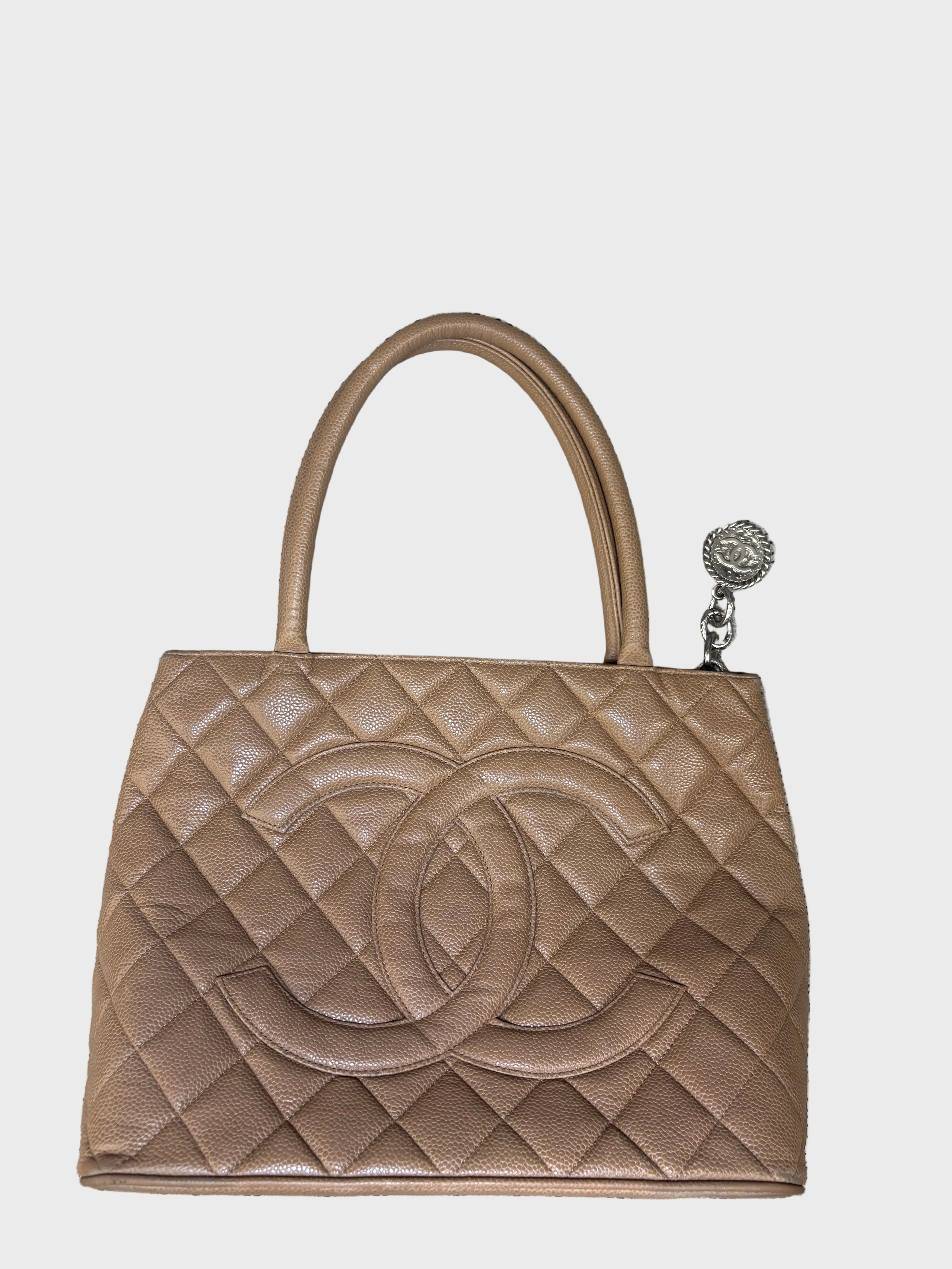 Chanel cambon tote caviar beige mediana