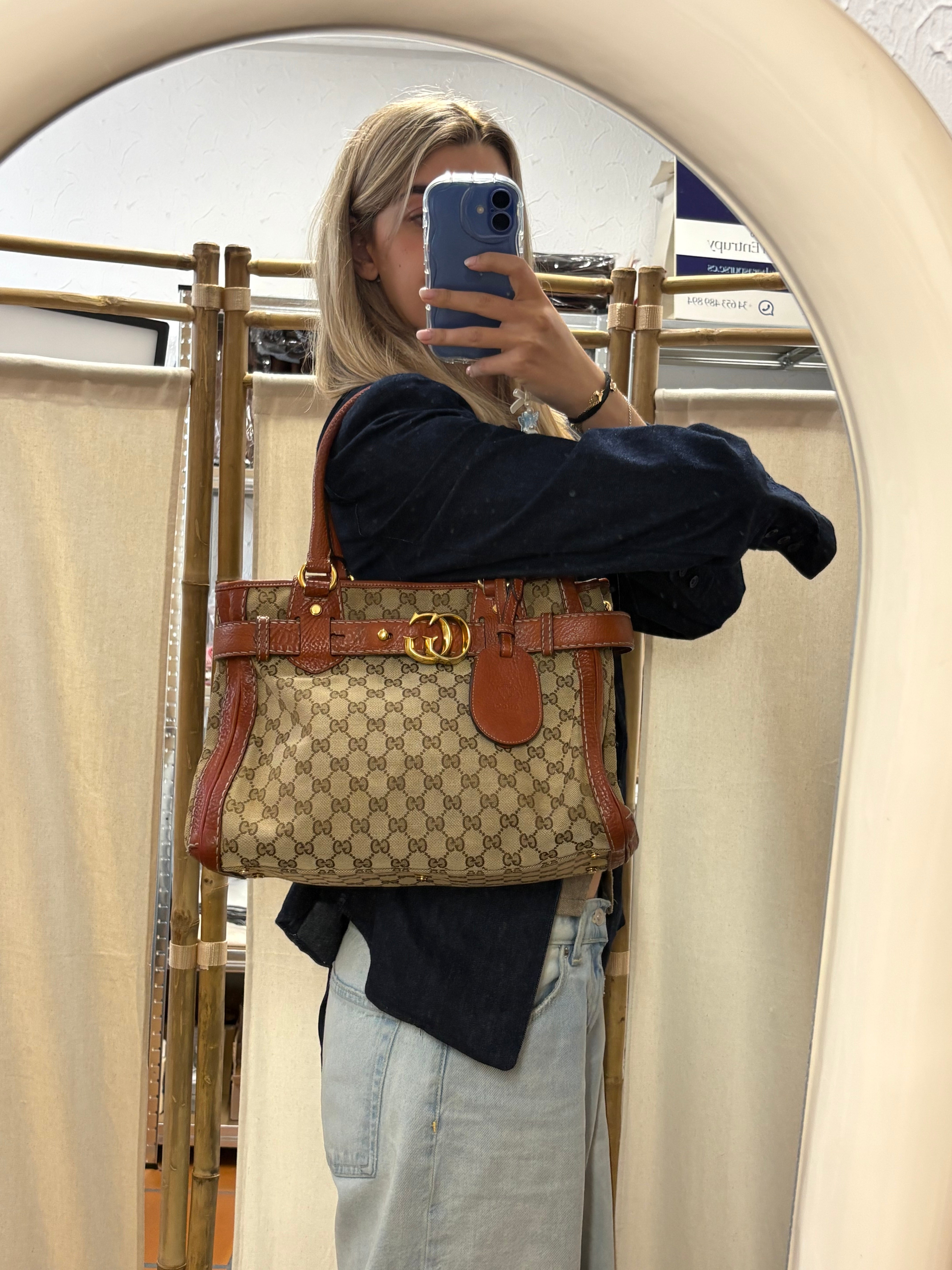 Gucci GG Marmont Tote Small en lona GG Supreme y piel marrón