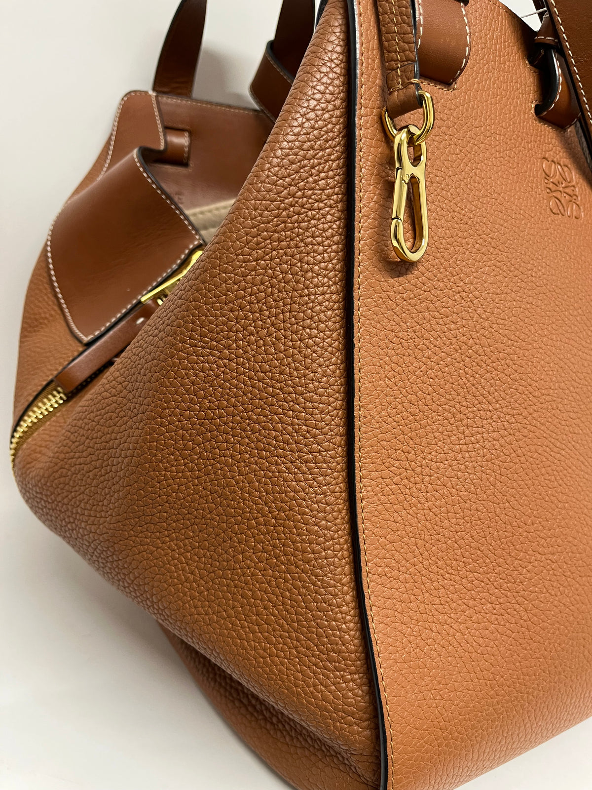 Loewe Hammock GRANDE Piel Graneada Marrón Camel Herrajes Dorados