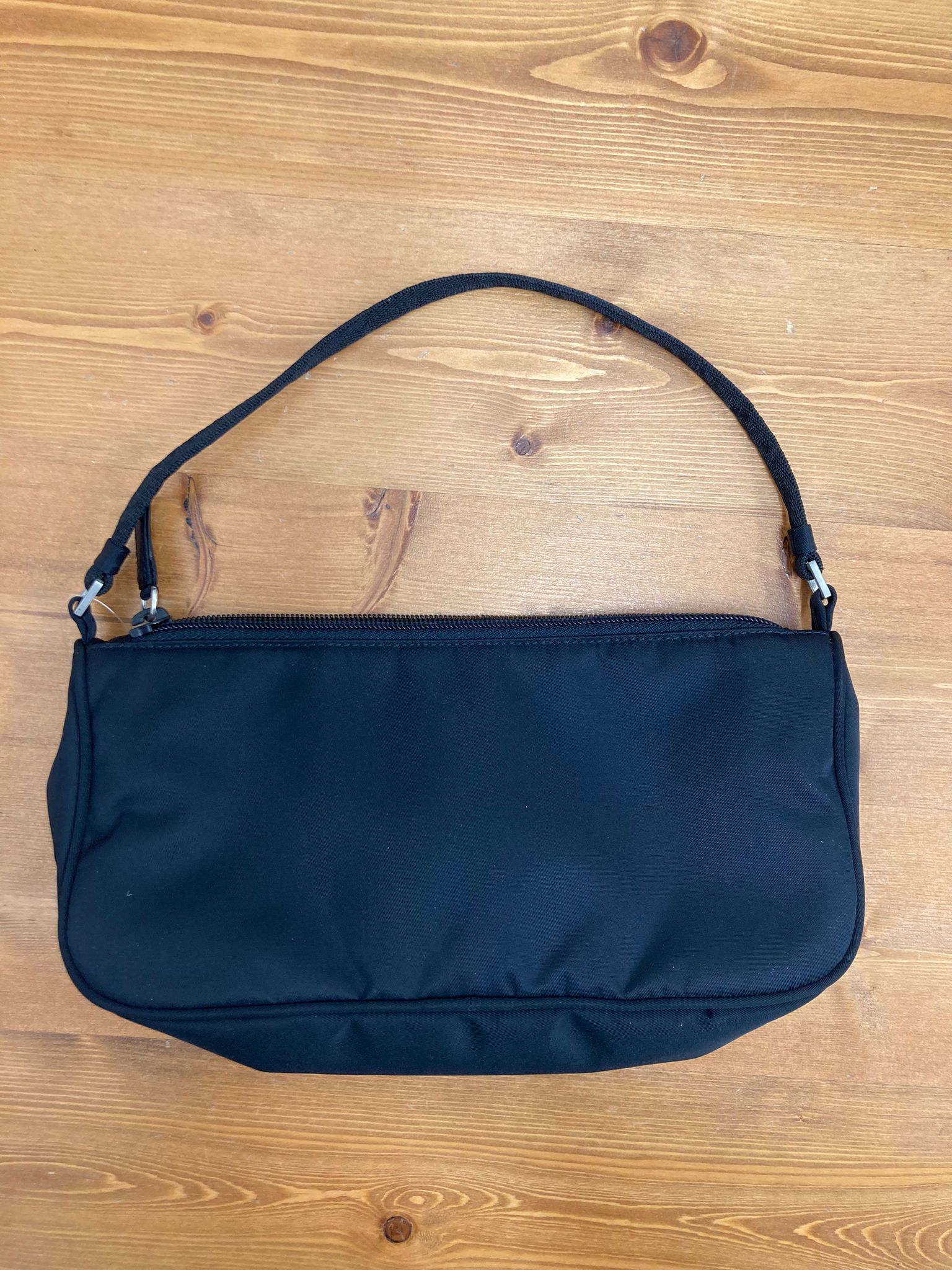 Prada hobo nylon negra