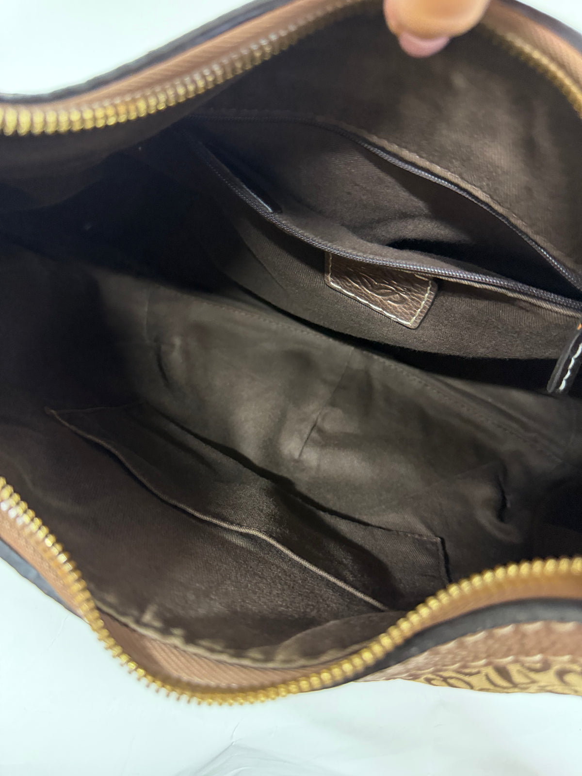 Loewe Anagram safari New Road Hobo Lona Beige
