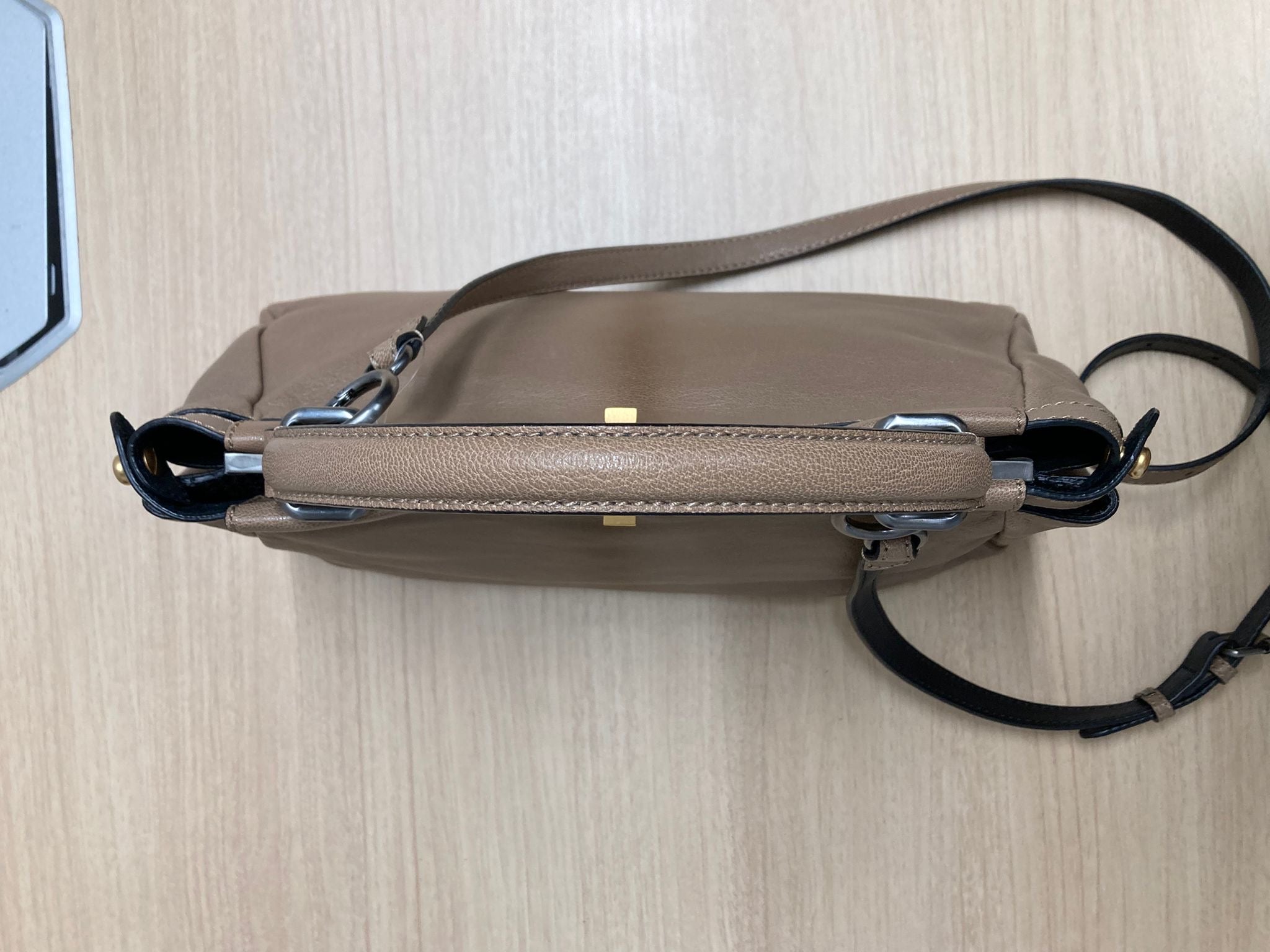 Fendi peekaboo Beige topo bandolera mediano