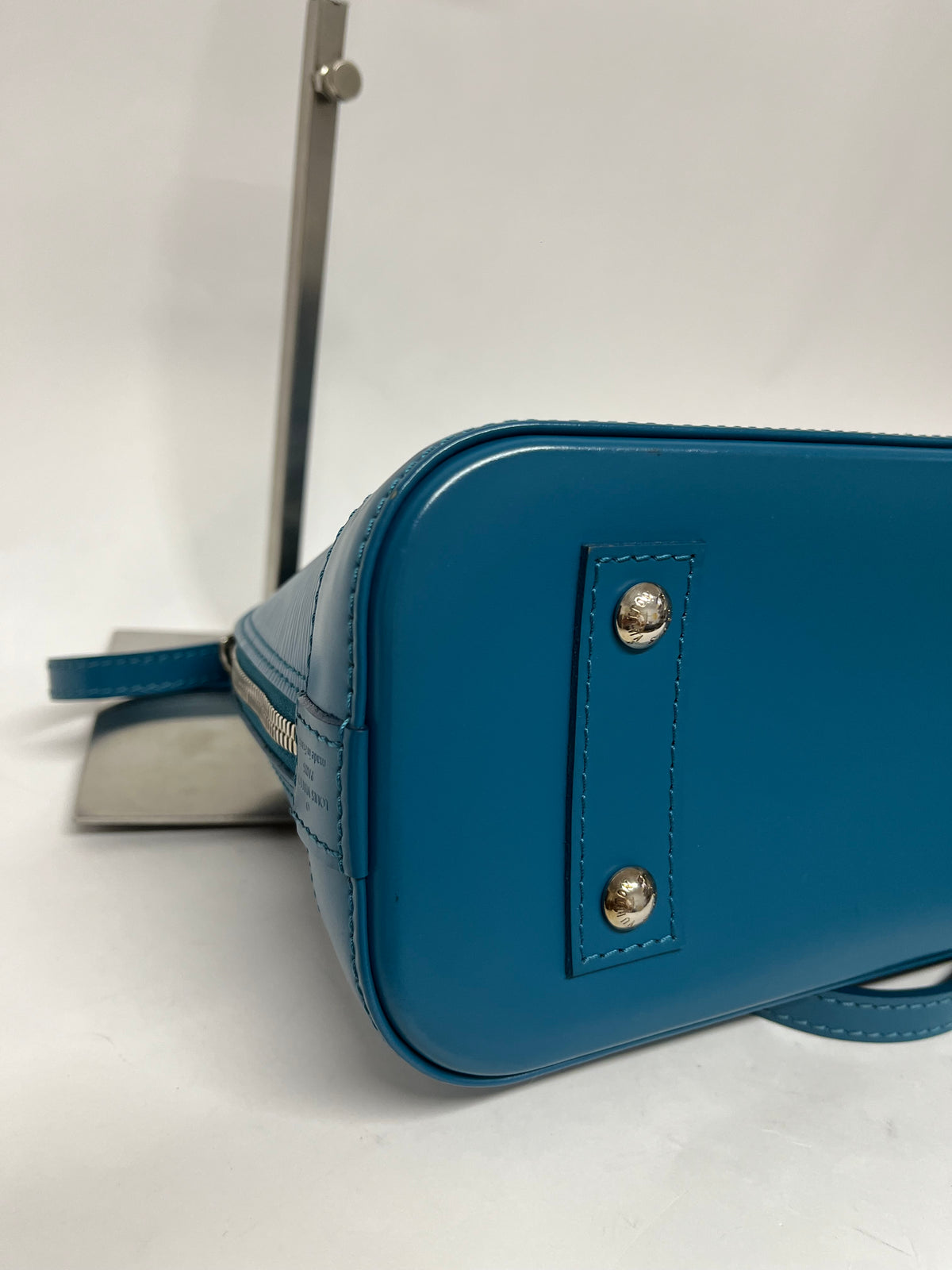 Louis Vuitton Alma BB Piel Epi Azul