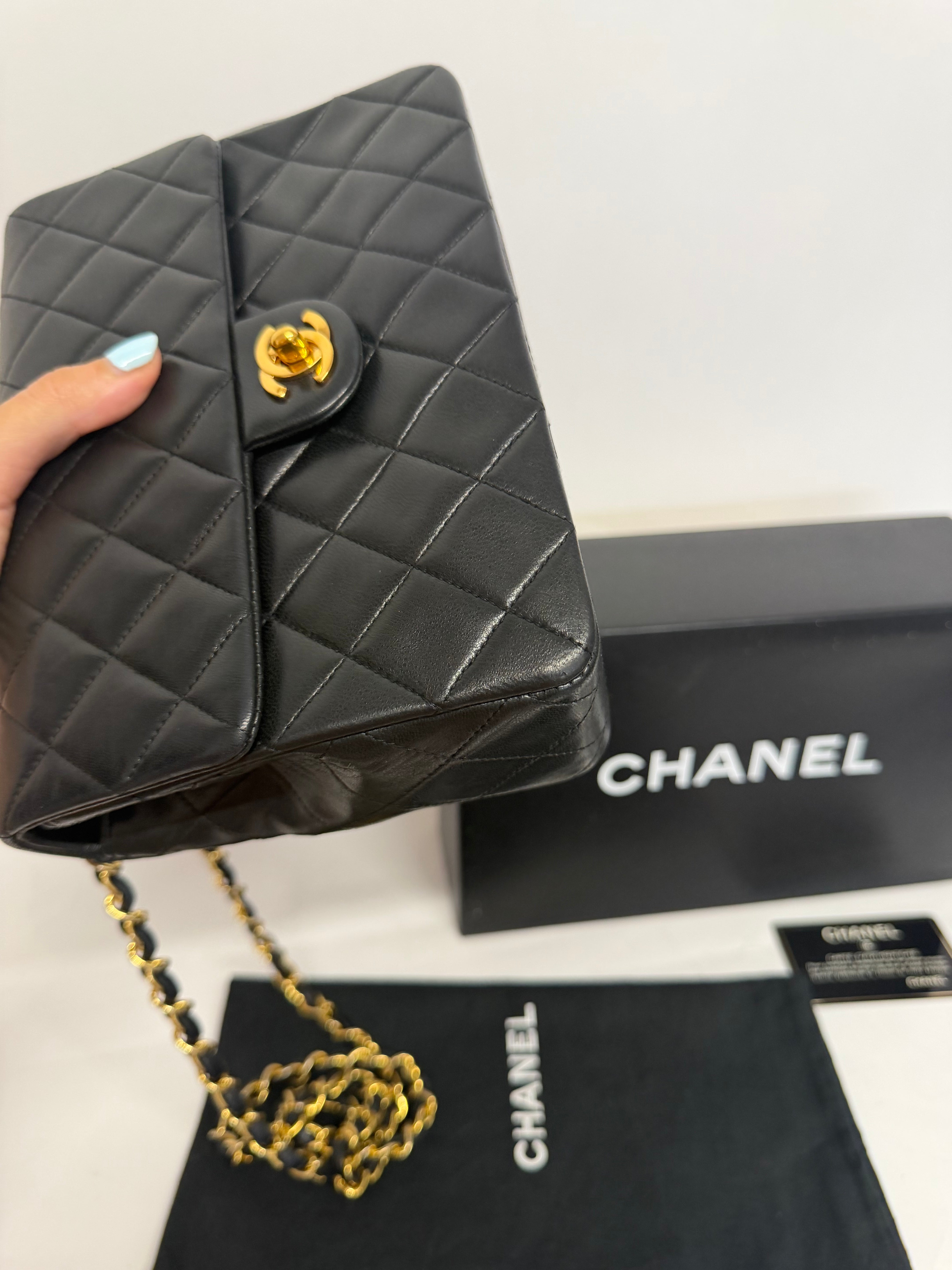 Chanel Mini Matelassé 20 Square Piel Cordero Negra