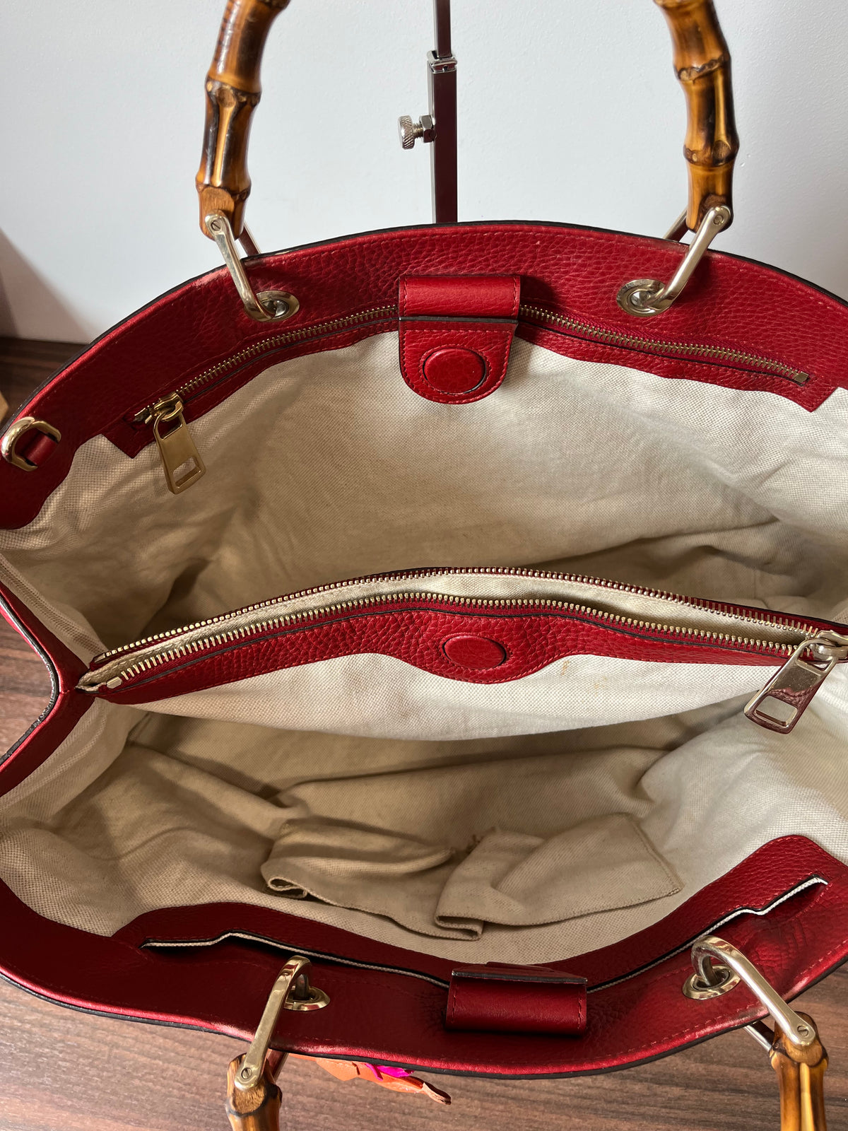 Gucci Bamboo Shopper Grande Piel Roja · con Charm y Bandolera de Regalo