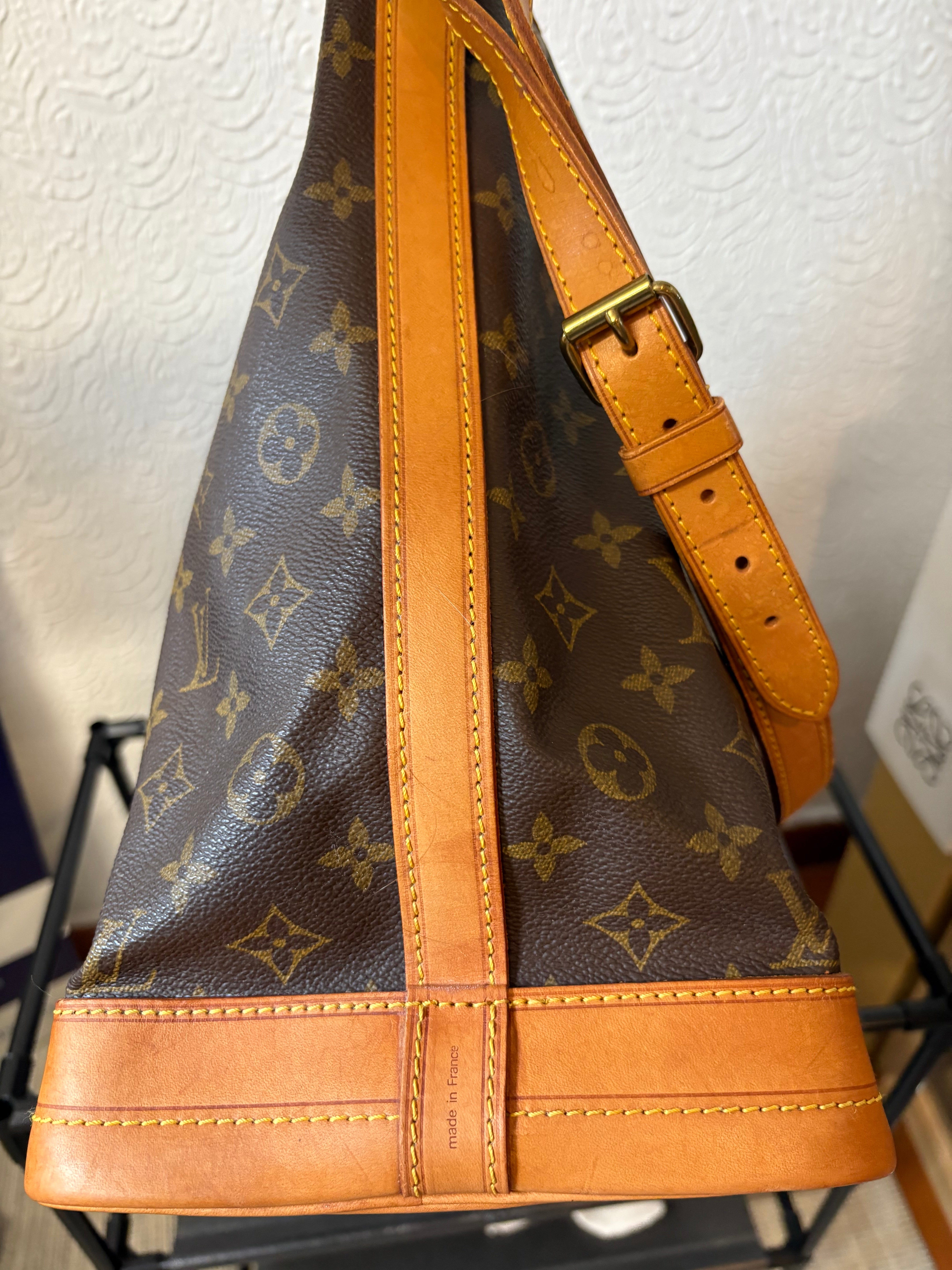 Louis Vuitton Noe clásico monogram canvas