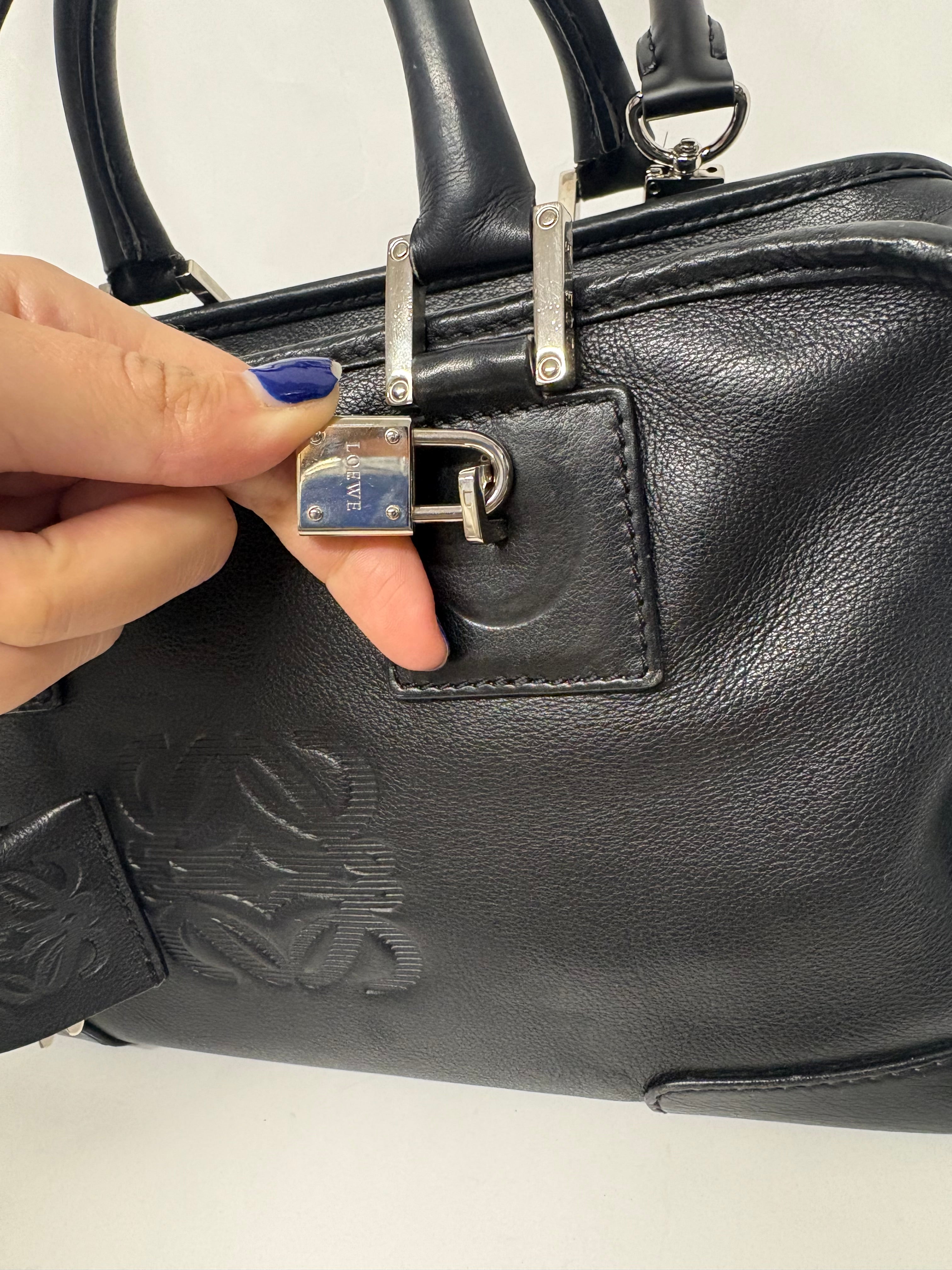 Loewe amazona 30 negro y plata con bandolera