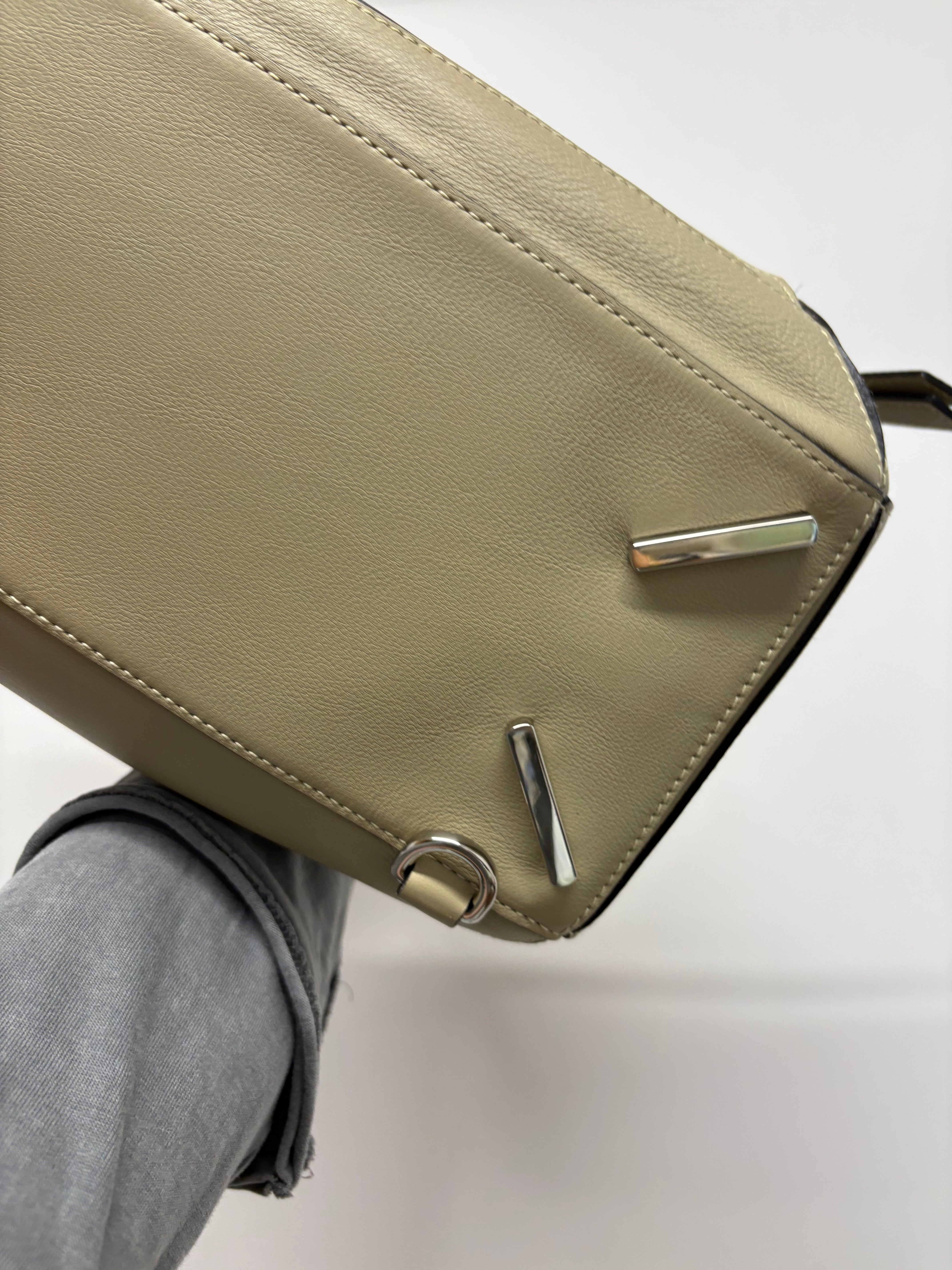 Loewe puzzle mediano Beige/ Taupe Claro