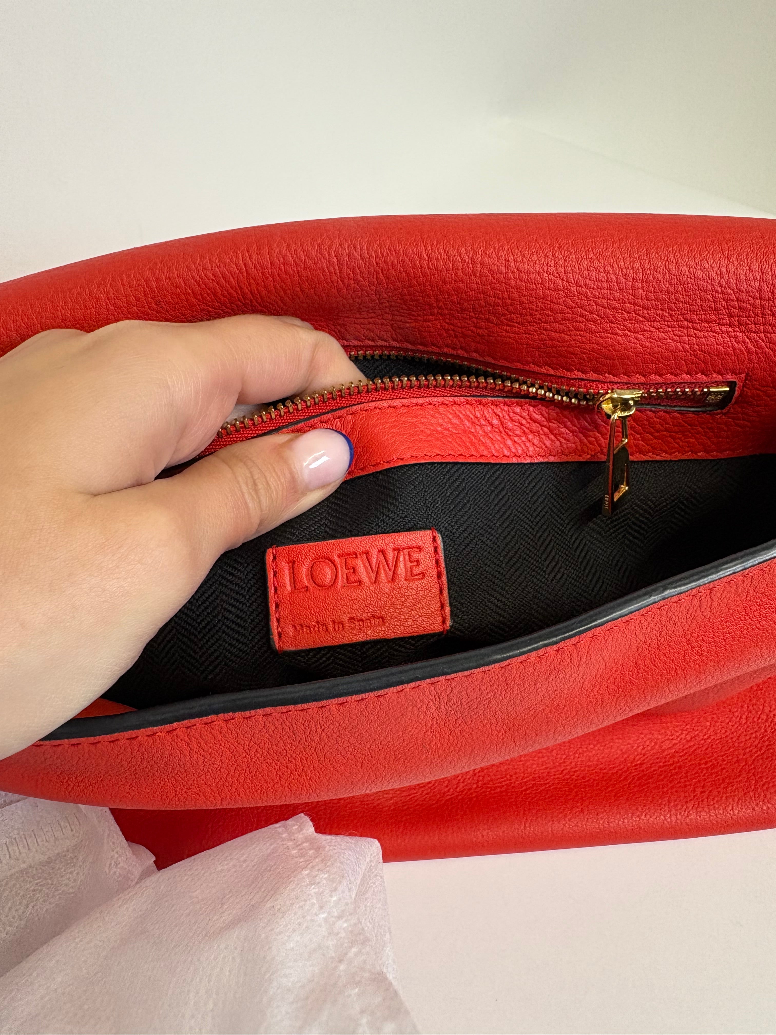 Loewe Flamenco Knot Bolso bandolera piel roja