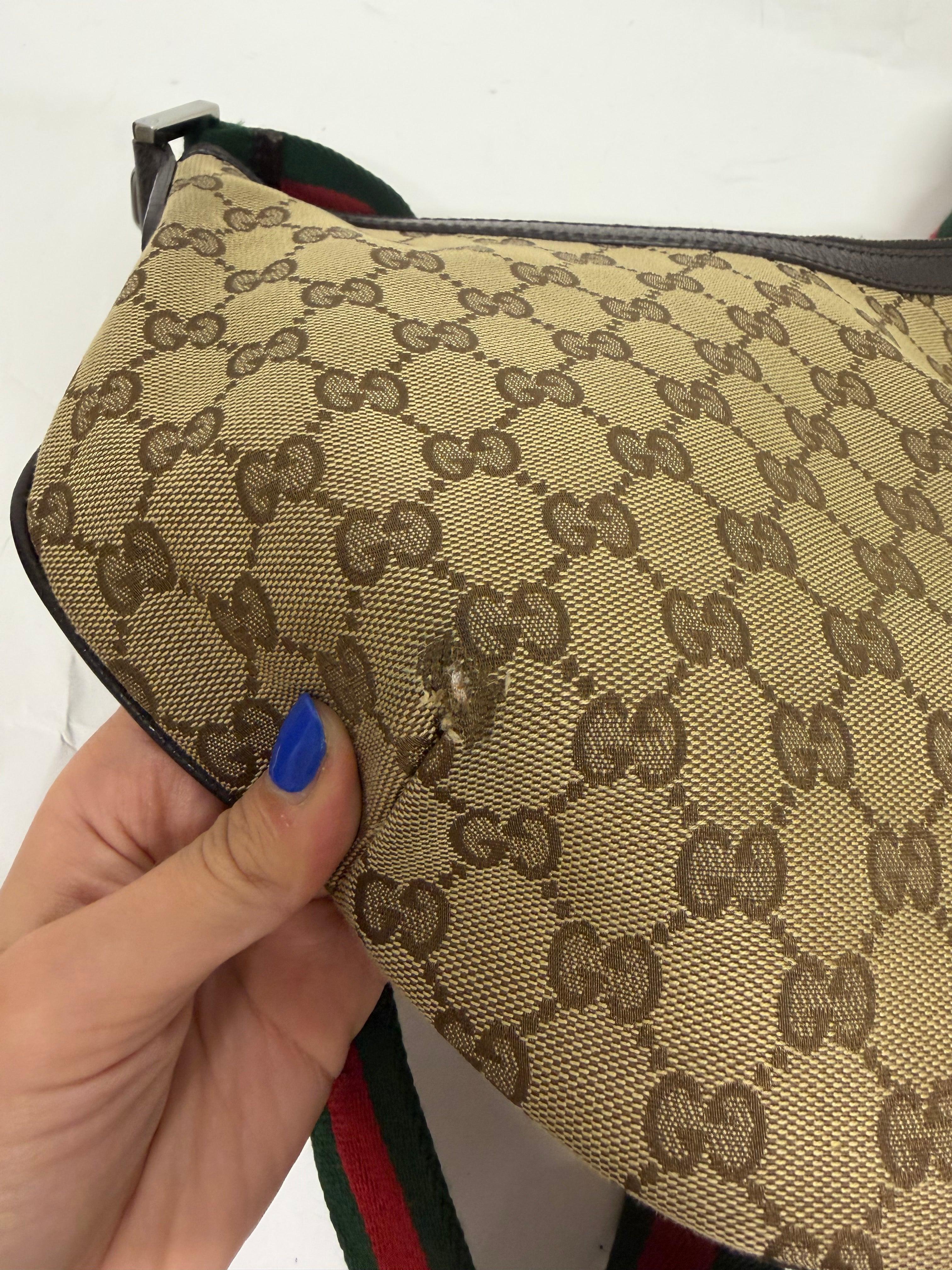 Gucci GG Canvas Messenger Web Stripe