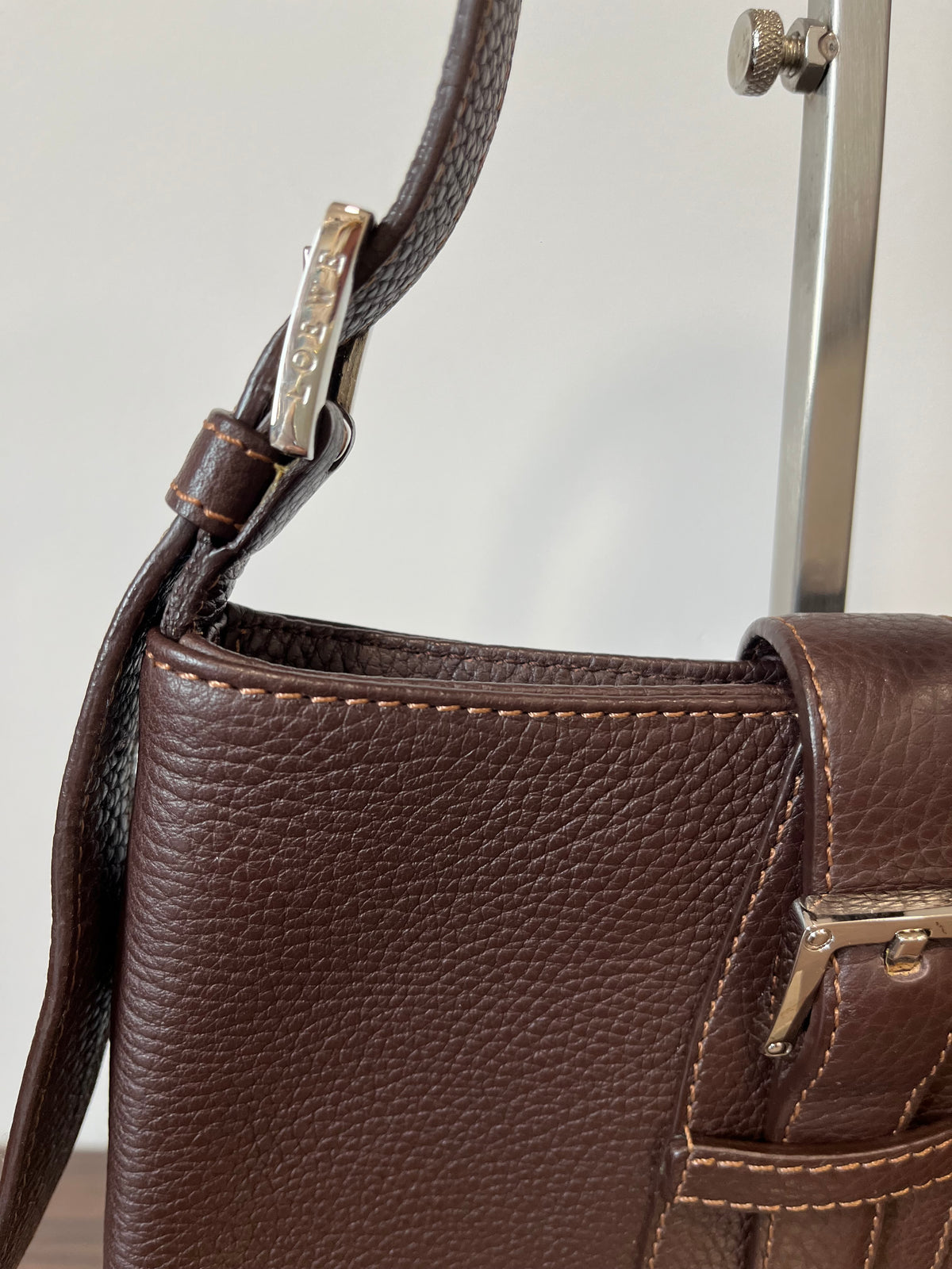 Loewe Senda Bandolera Piel Marrón Burdeos con Hebilla