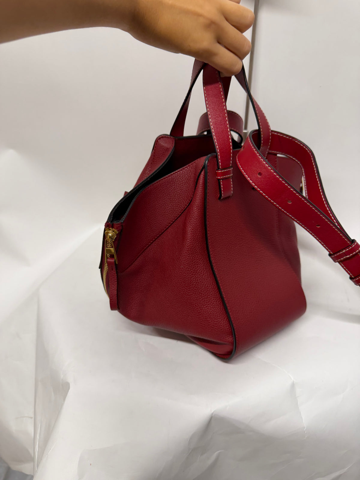 Loewe Hammock Pequeño Piel Granulada Rojo Burdeos