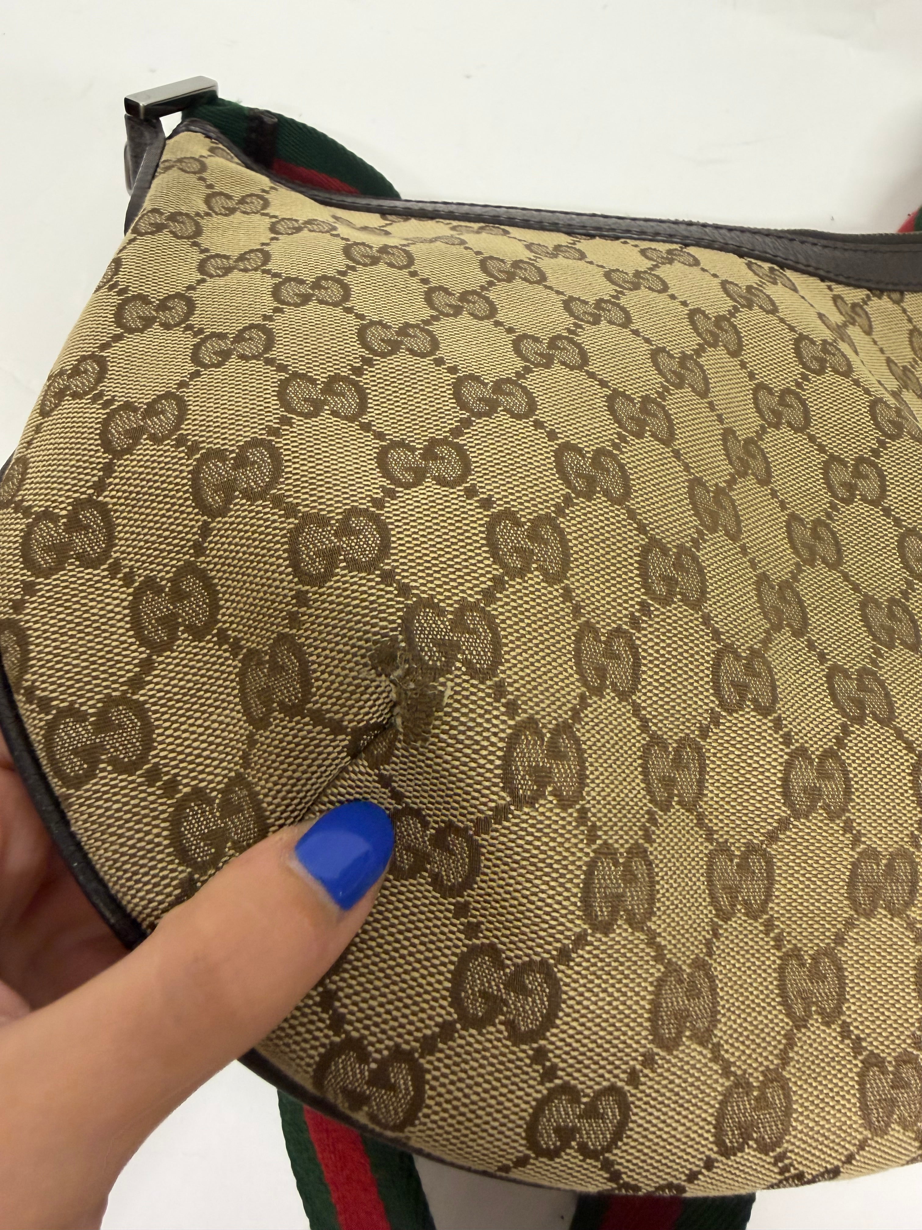 Gucci GG Canvas Messenger Web Stripe