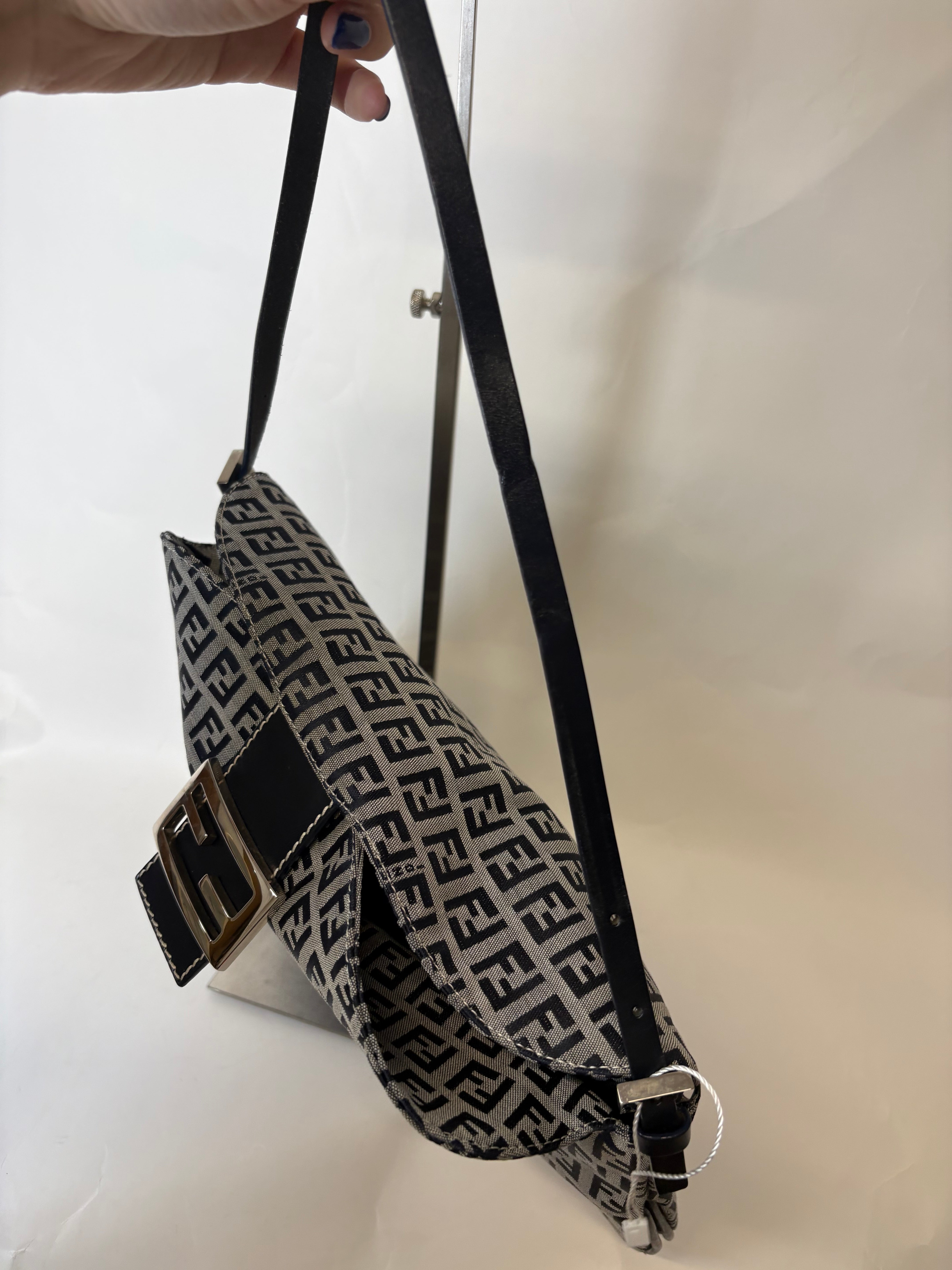 Fendi baguette zucca azul marino